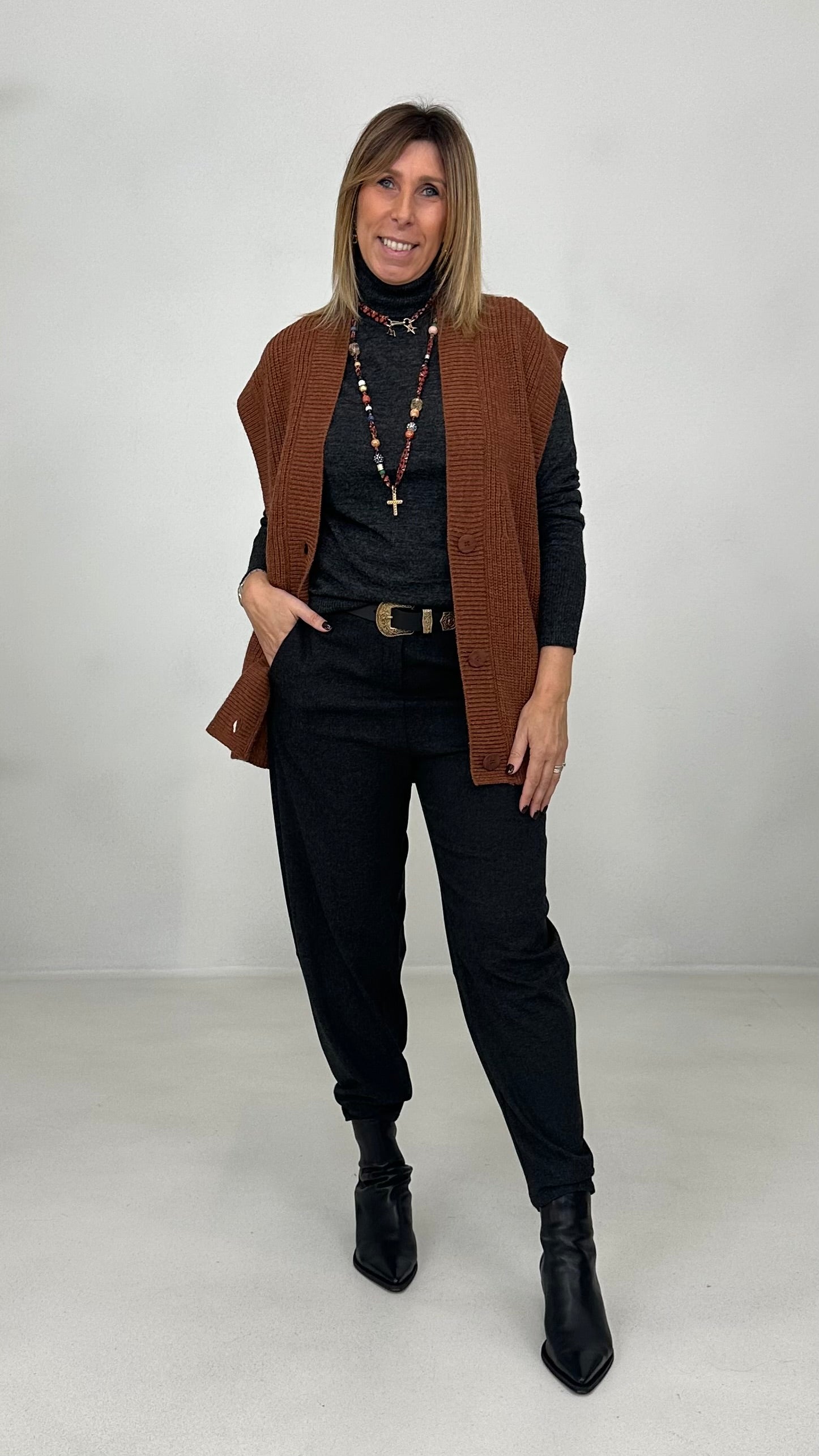 MAGLIA BASIC COLLO ALTO IN LANA VISCOSA