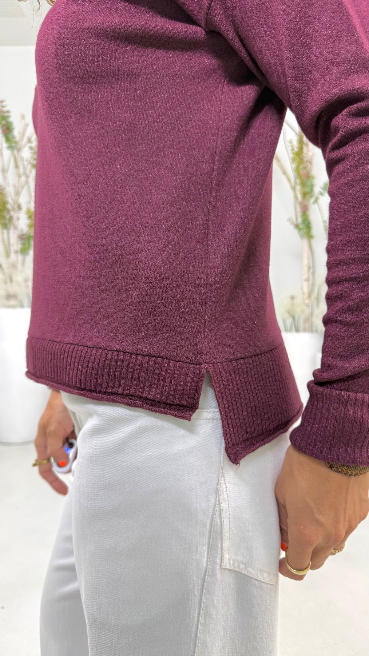 MAGLIA QUADRATA CON SCOLLO A V IN CALDA VISCOSA