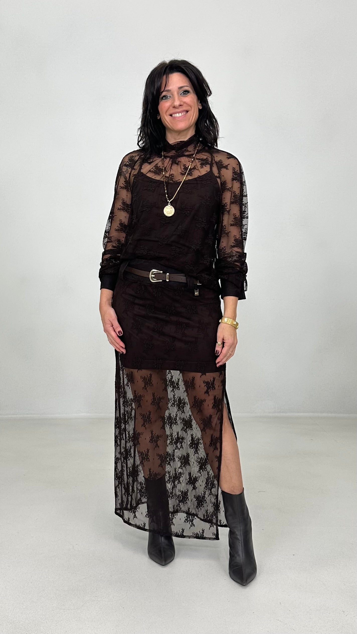 CAMICIA IN PIZZO CON COLLO ALTO