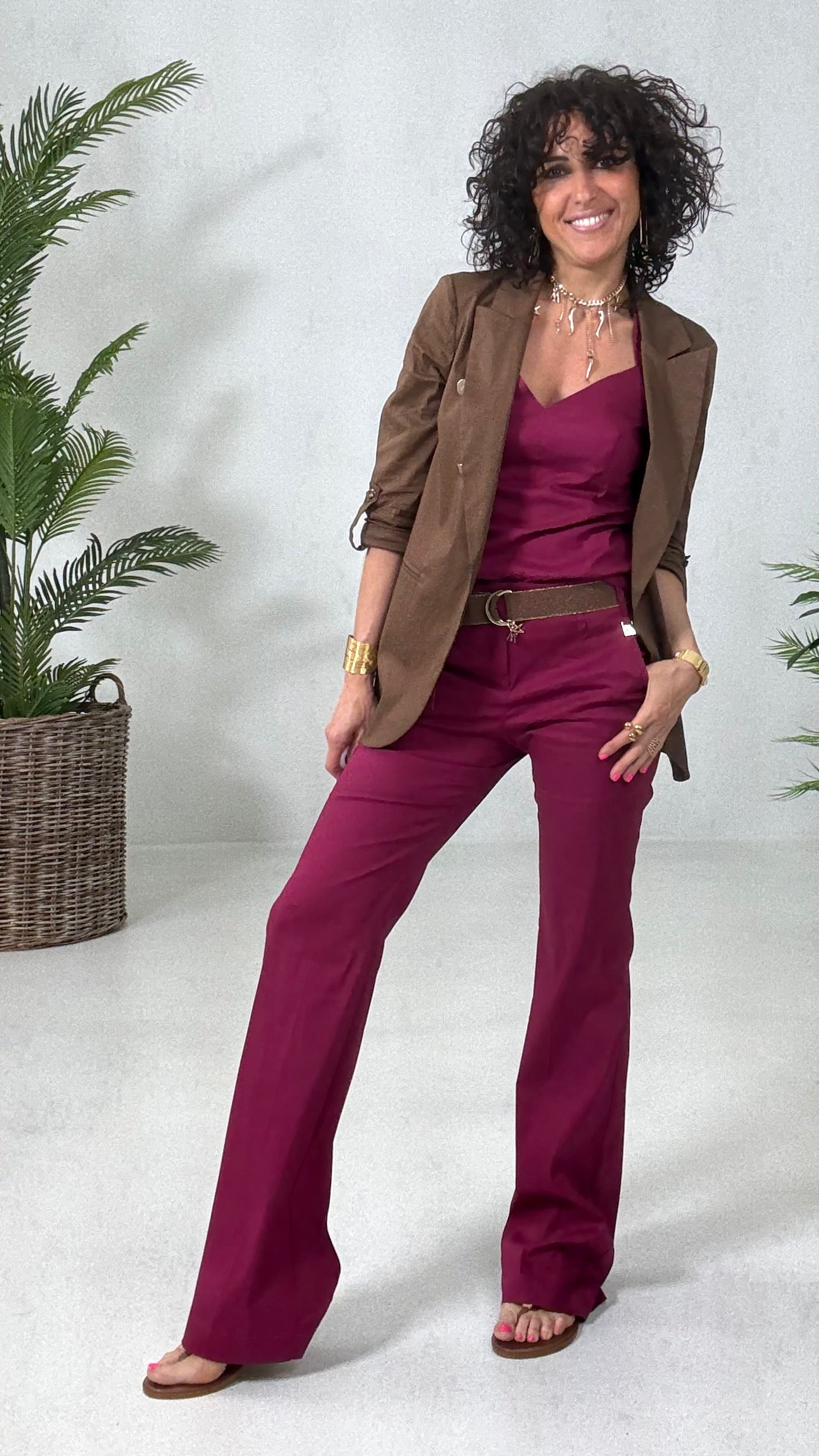 822 P25 AMARANTO PANTALONE PALAZZO SVASATO AL FONDO IN PELLE D UOVO