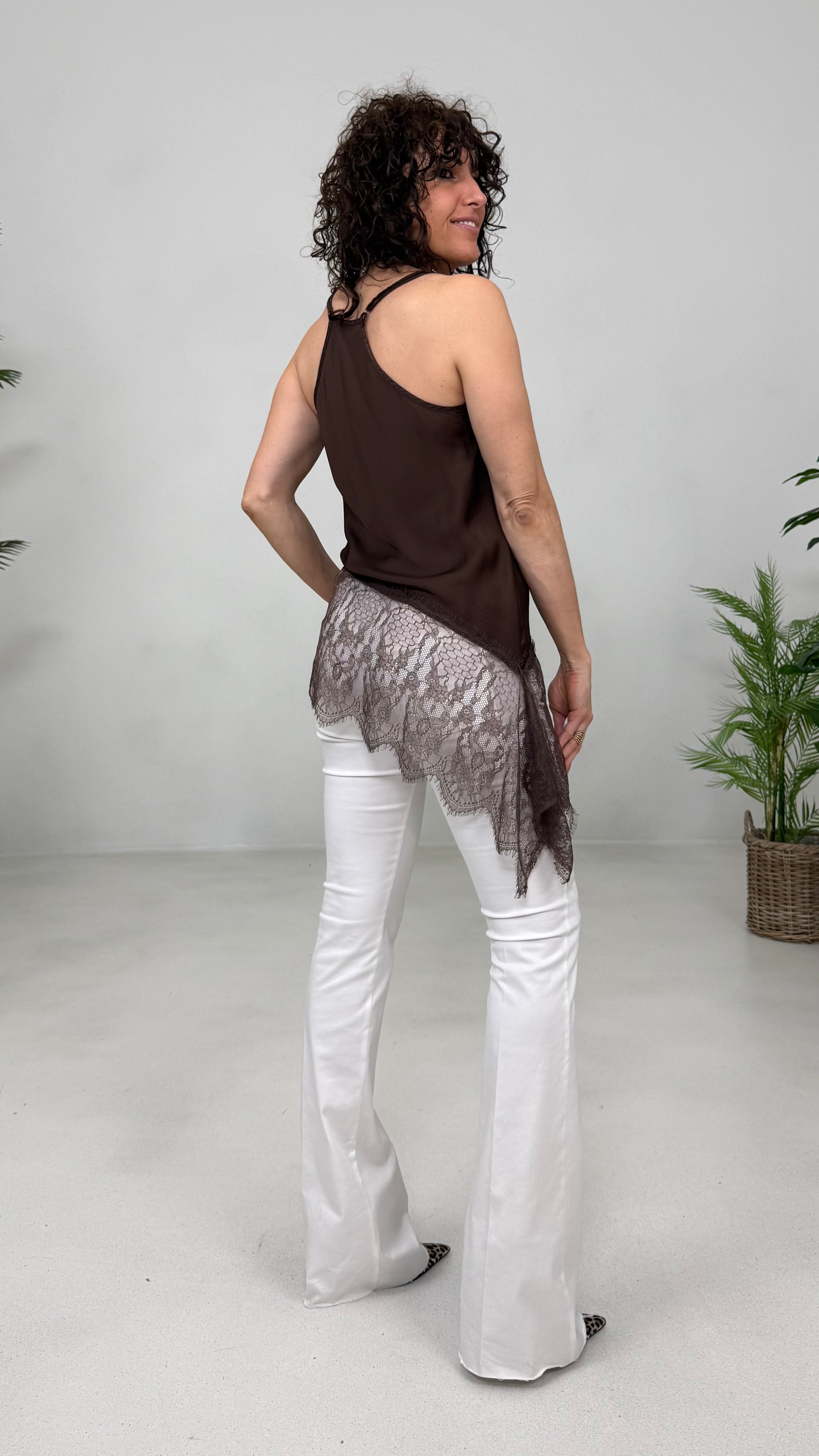 TOP ASIMMETRICO PIZZO IN TONO