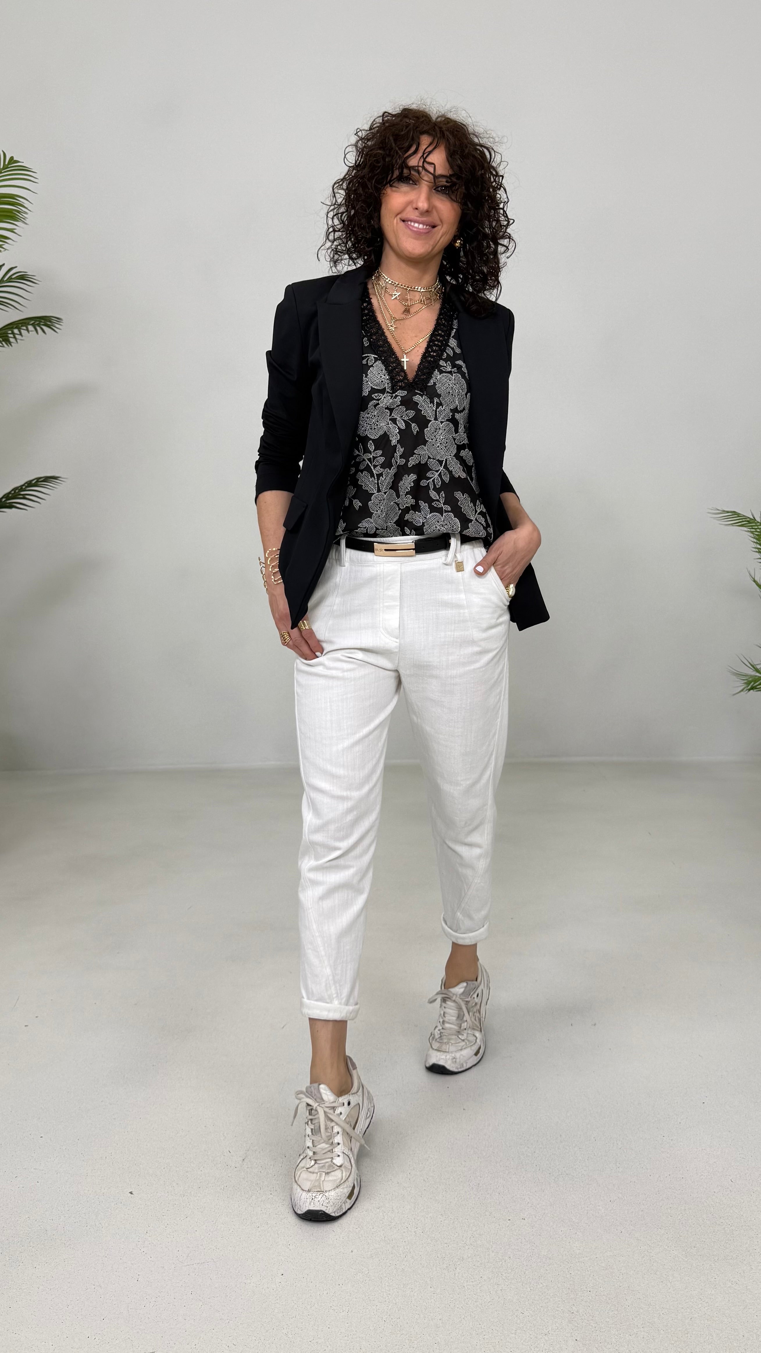 TOP IN VOILE RICAMATO CON PASSAMANERIA