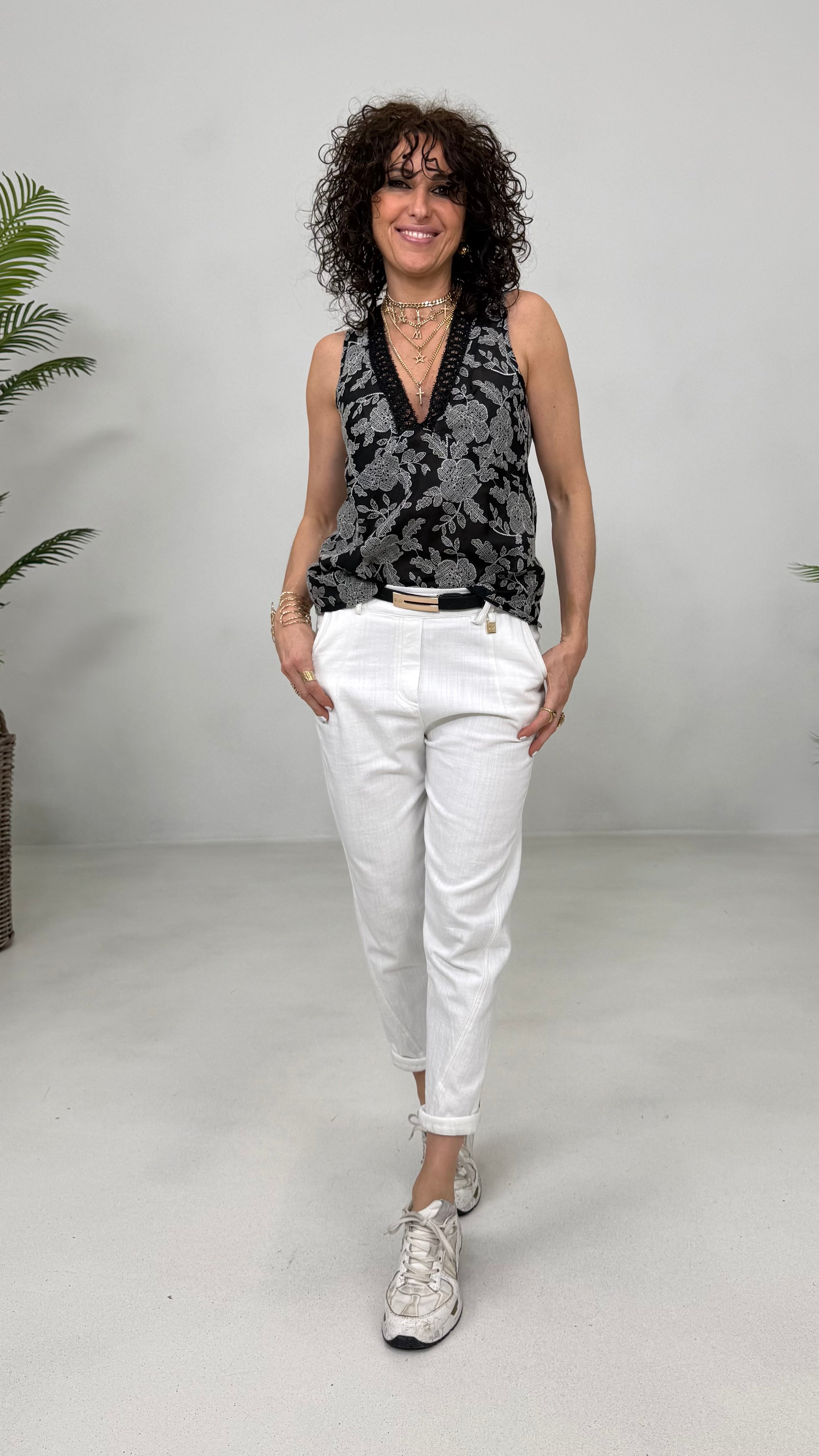 TOP IN VOILE RICAMATO CON PASSAMANERIA