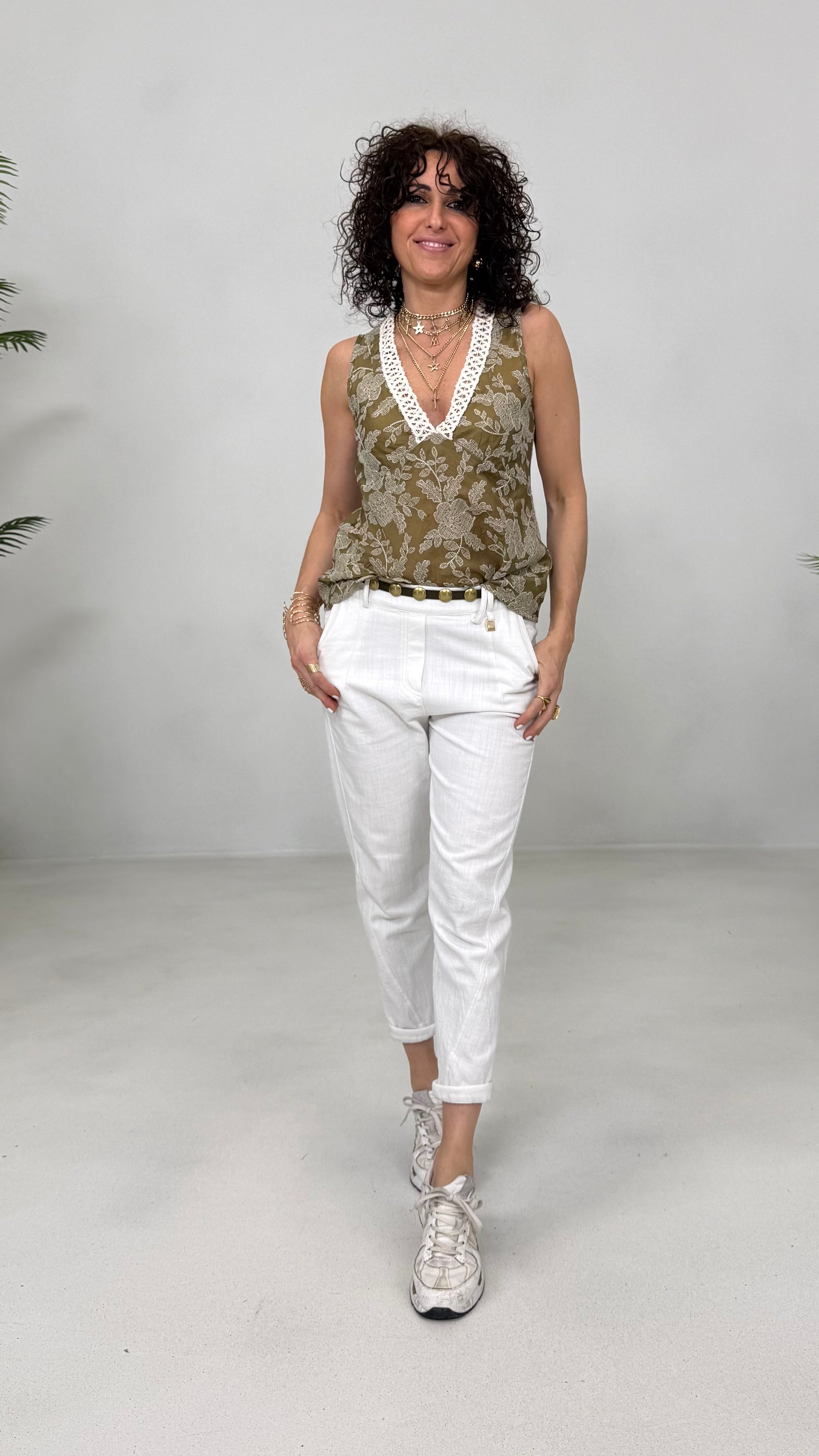 TOP IN VOILE RICAMATO CON PASSAMANERIA
