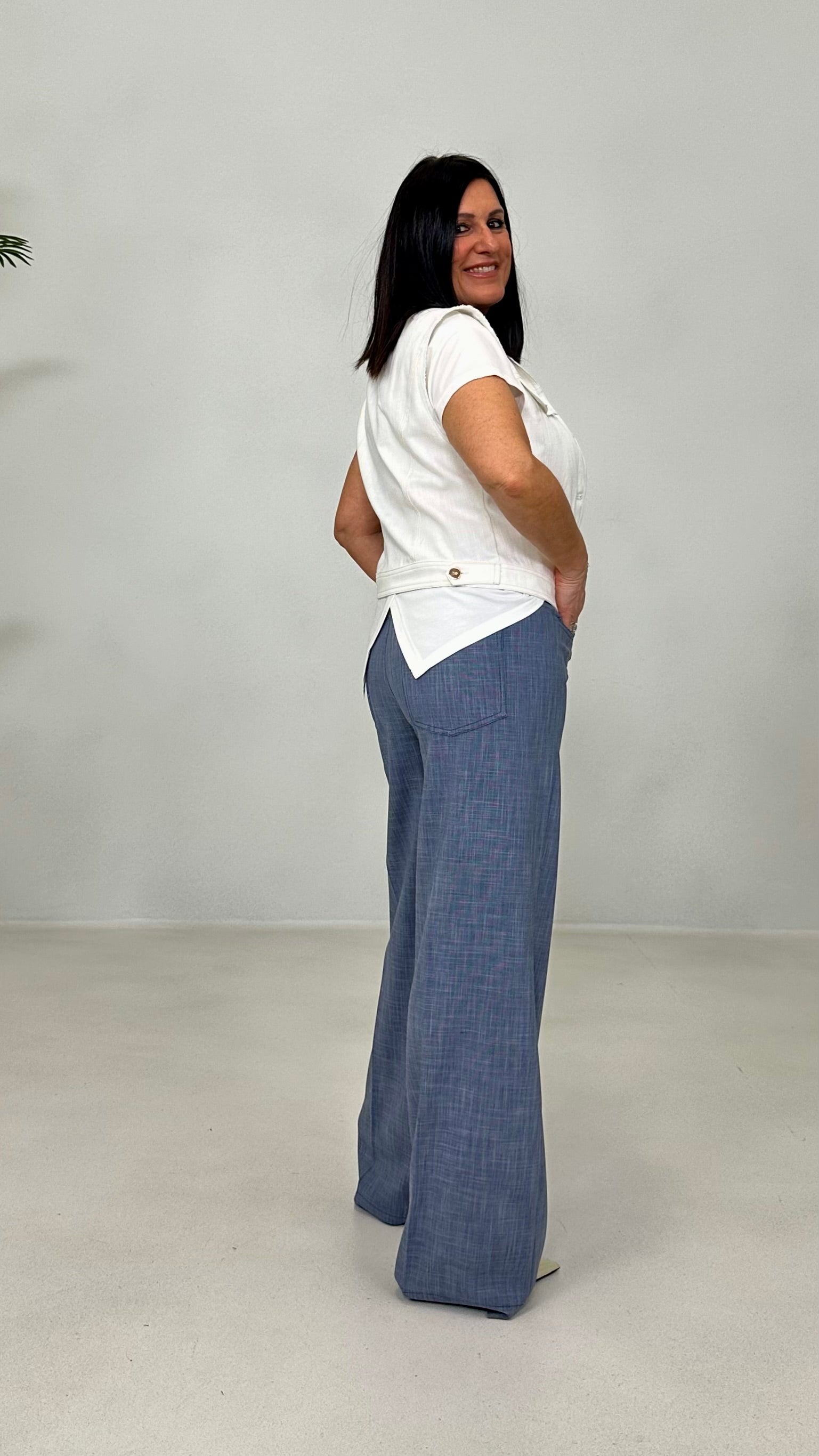 T-SHIRT VISCOSA TECNICA SPACCO DIETRO