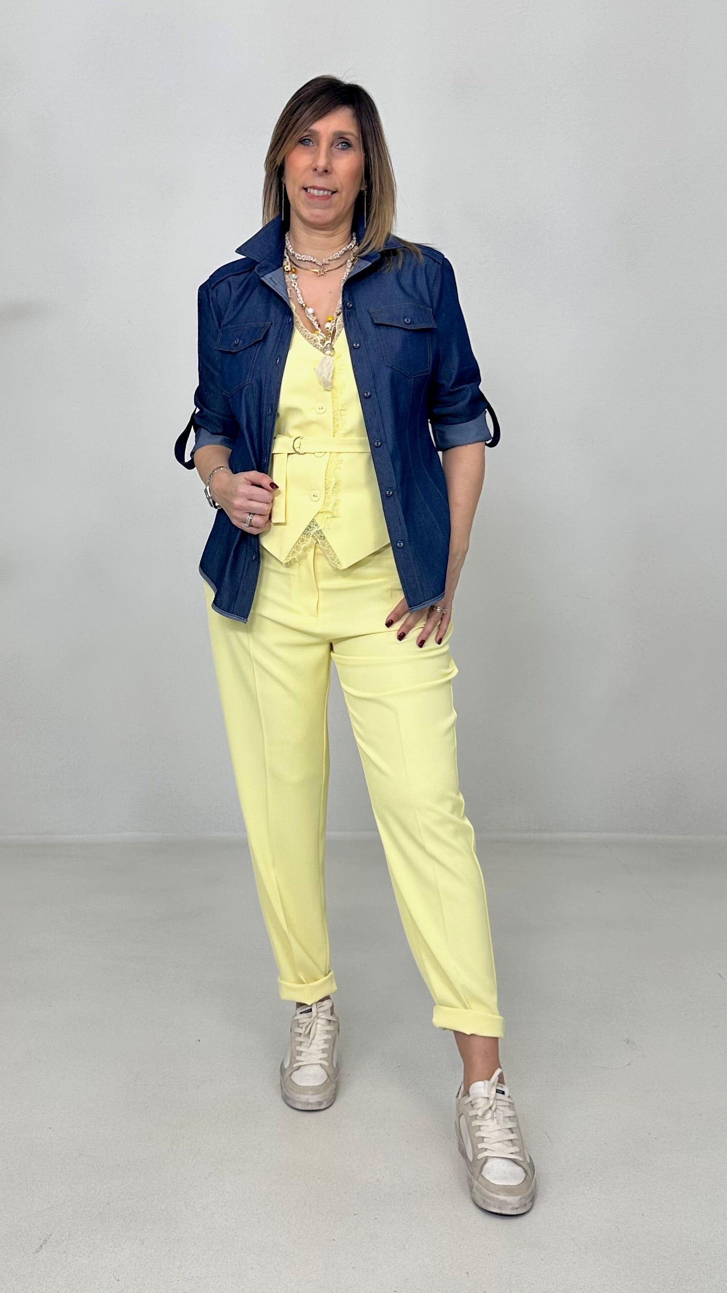 CAMICIA CON TASCHE IN JEANS ELASTICO