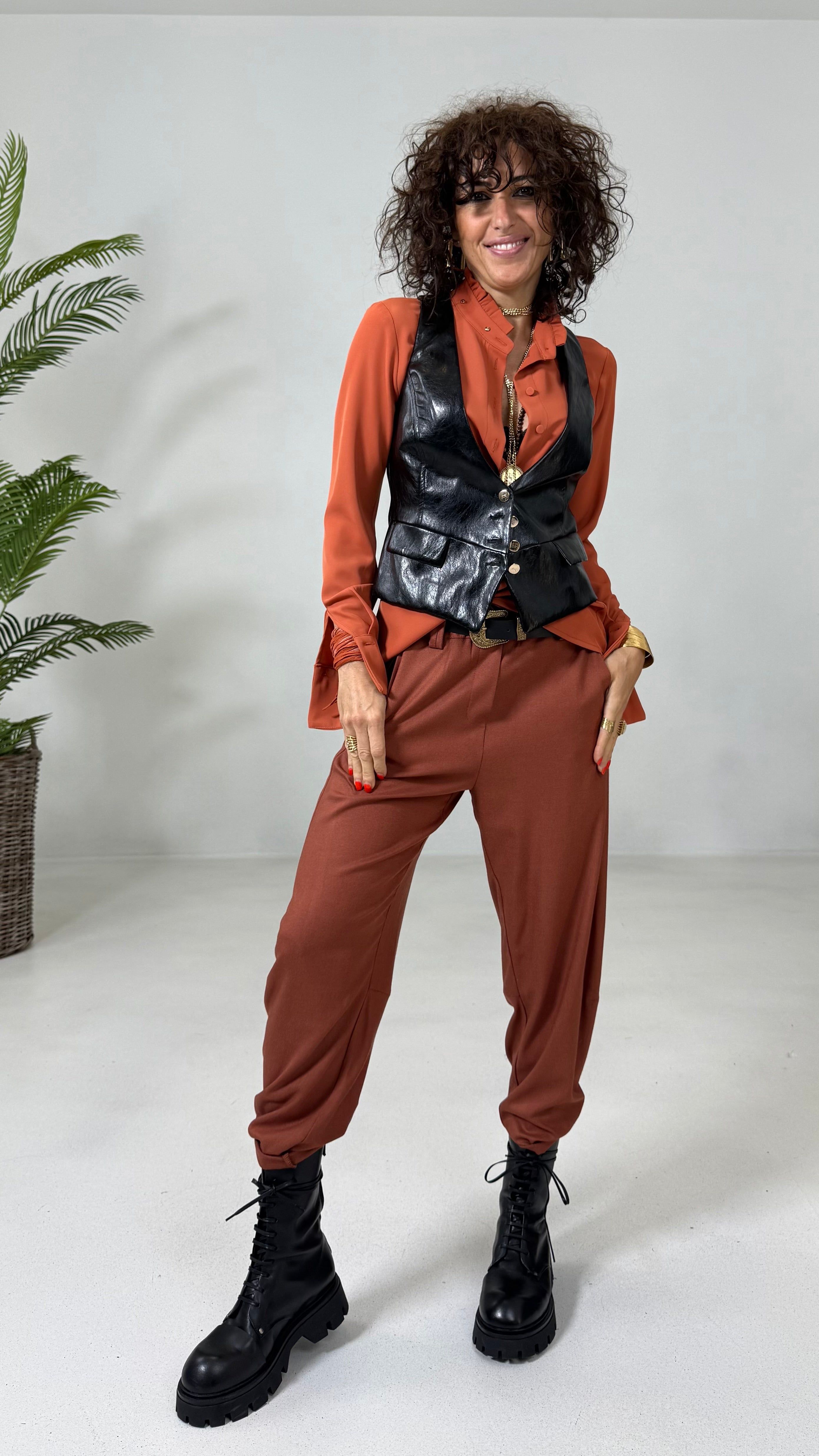 GILET IN FINTA PELLE MOSSA CON FODERA CANGIANTE