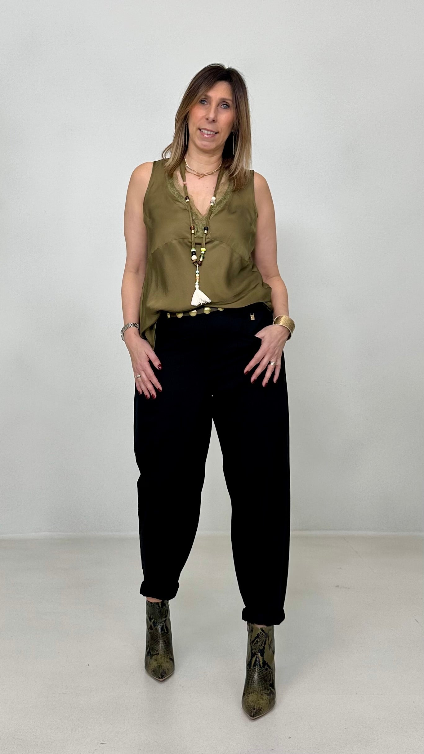 TOP RASO SPALLA LARGA PIZZO IN TONO