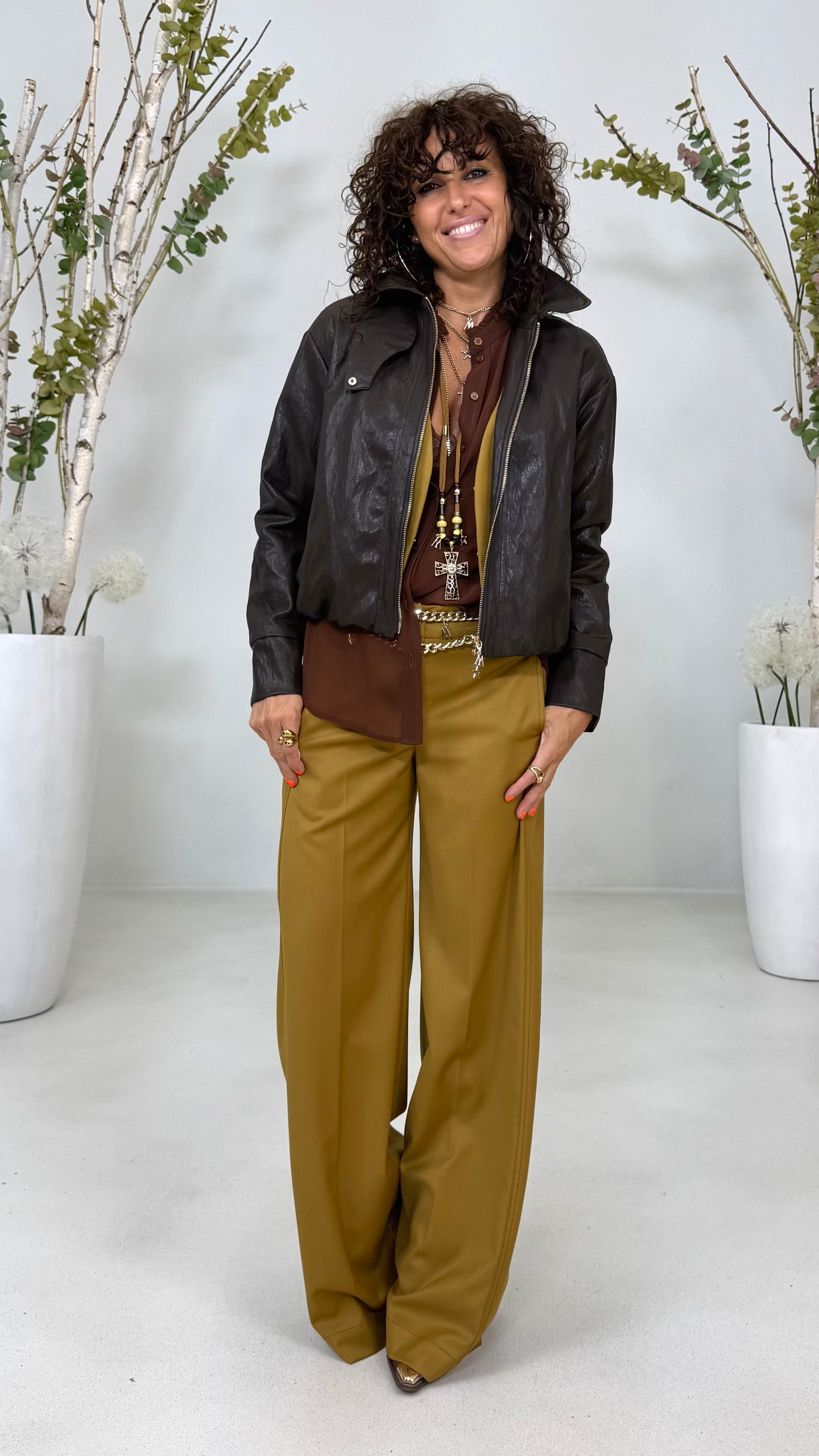 BOMBER IN FINTA PELLE CON ZIP