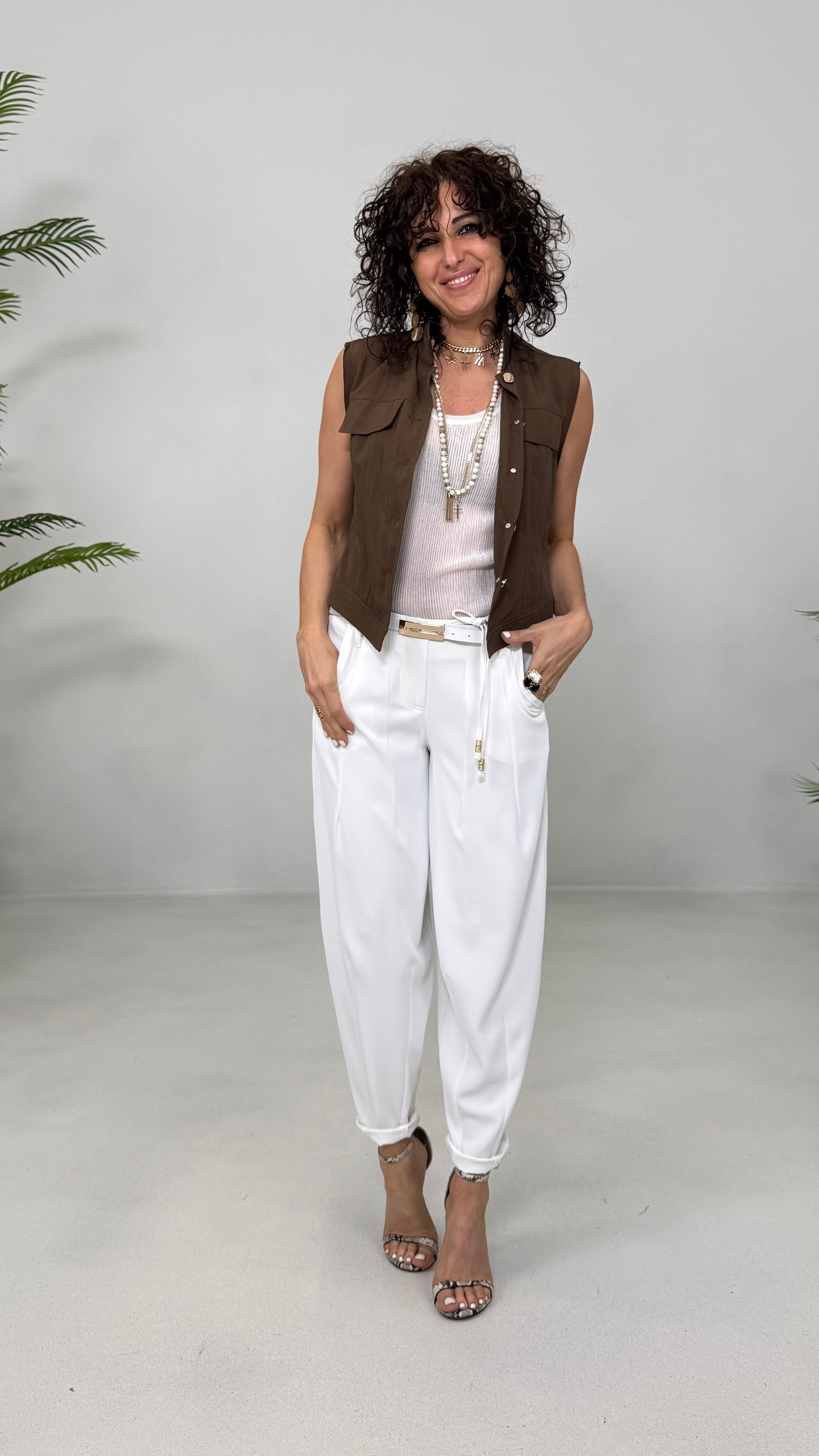 GILET CON COLLETTO IN TESSUTO EFFETTO LAVATO