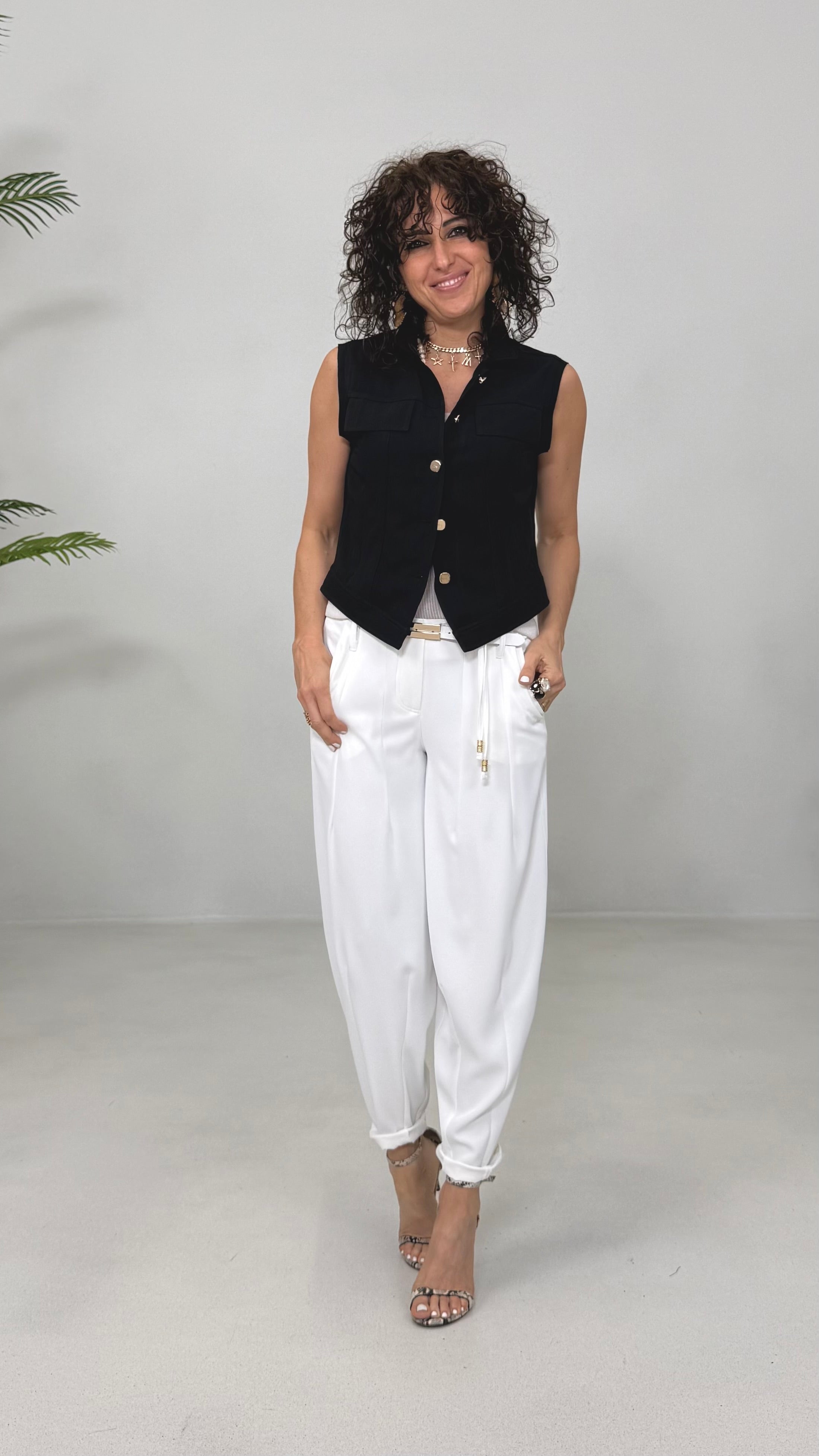 GILET CON COLLETTO IN TESSUTO EFFETTO LAVATO