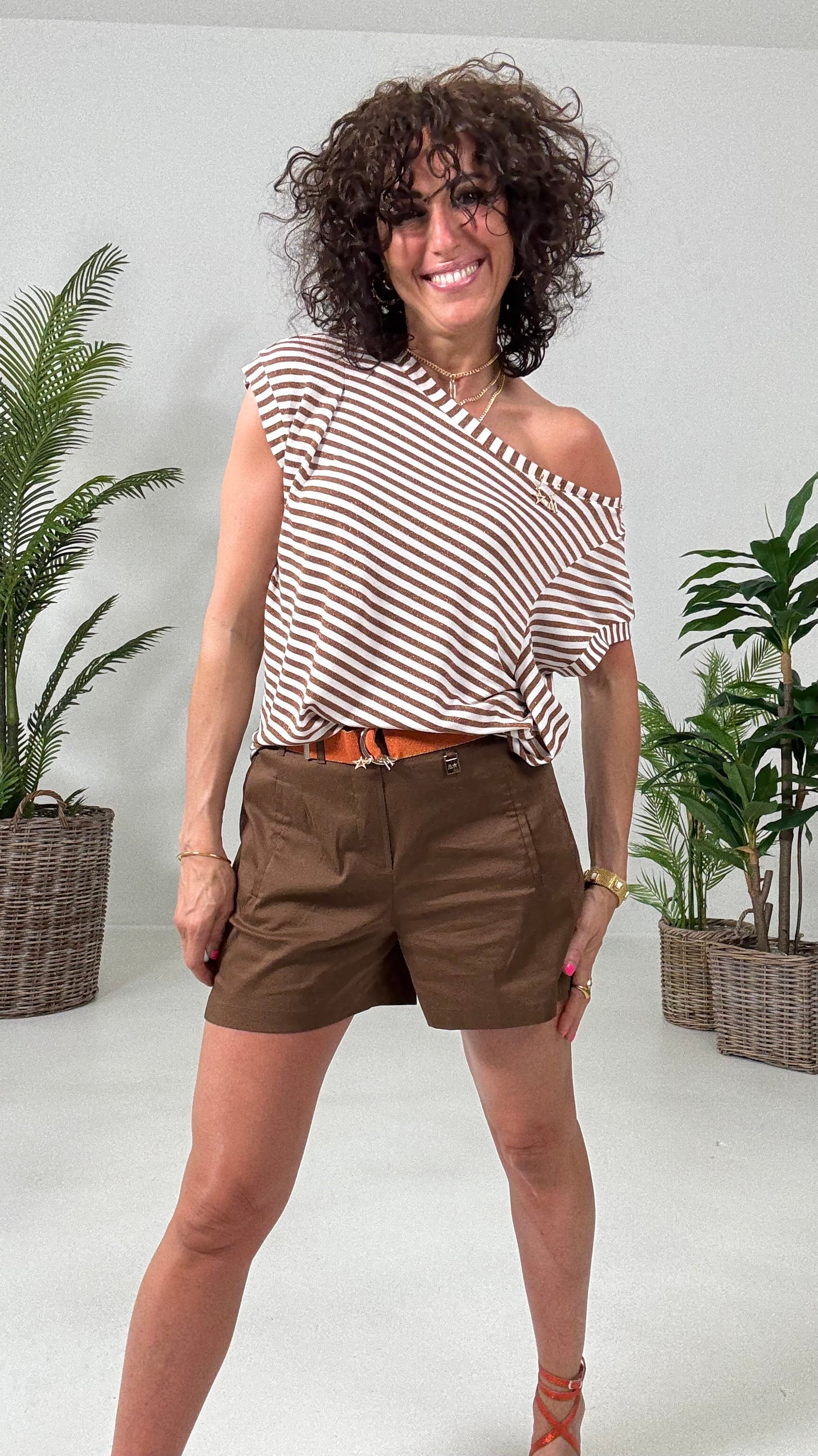 828 P25 TERRA SHORT IN PELLE D UOVO