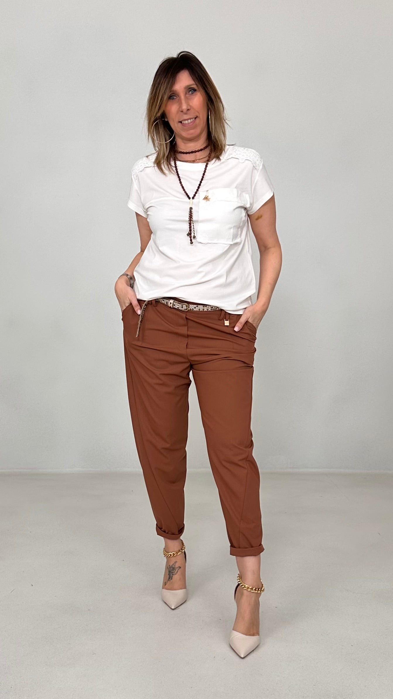 T-SHIRT IN JERSEY VISCOSA CON DETTAGLIO TASCA JEANS
