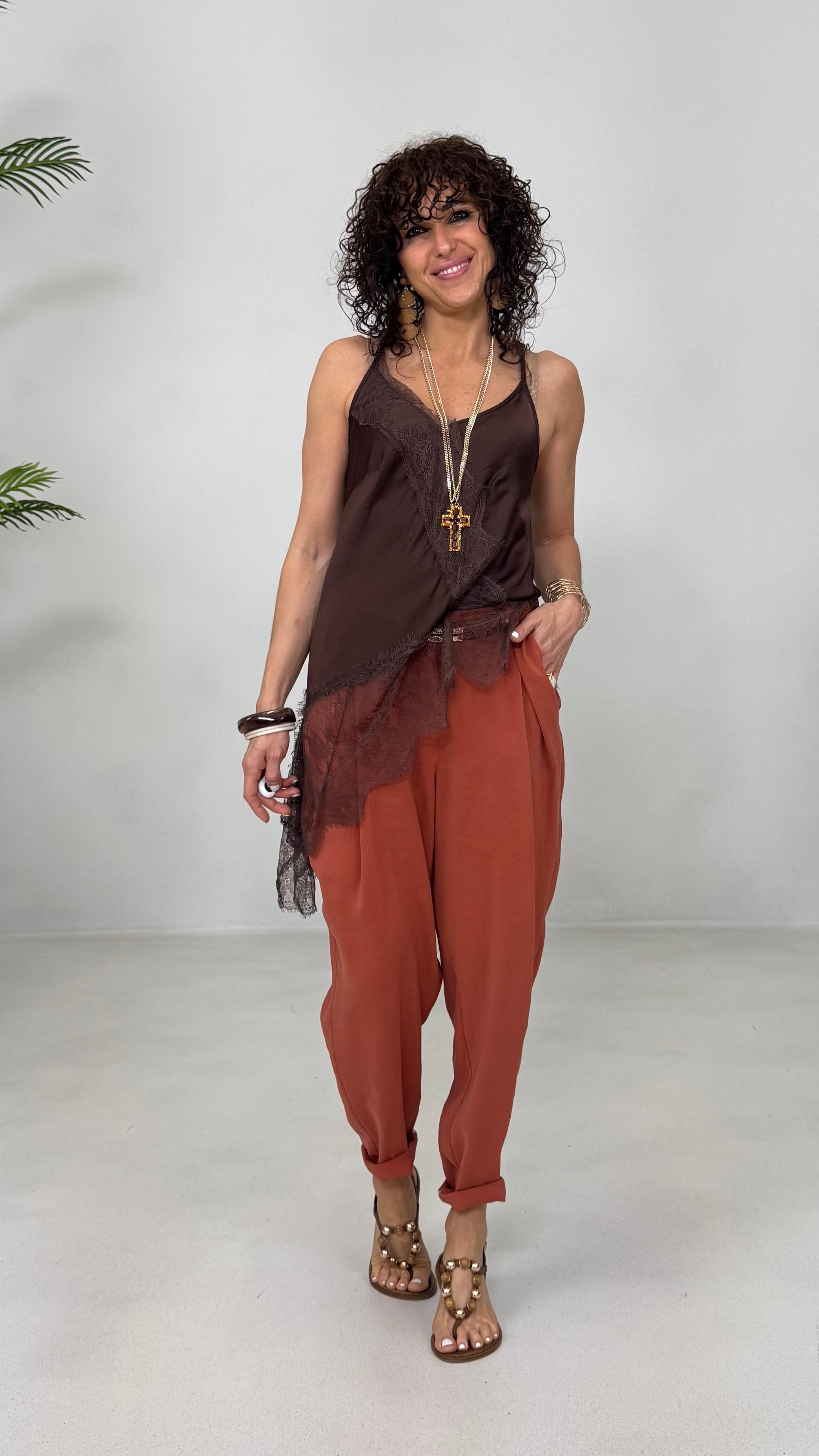 TOP ASIMMETRICO PIZZO IN TONO