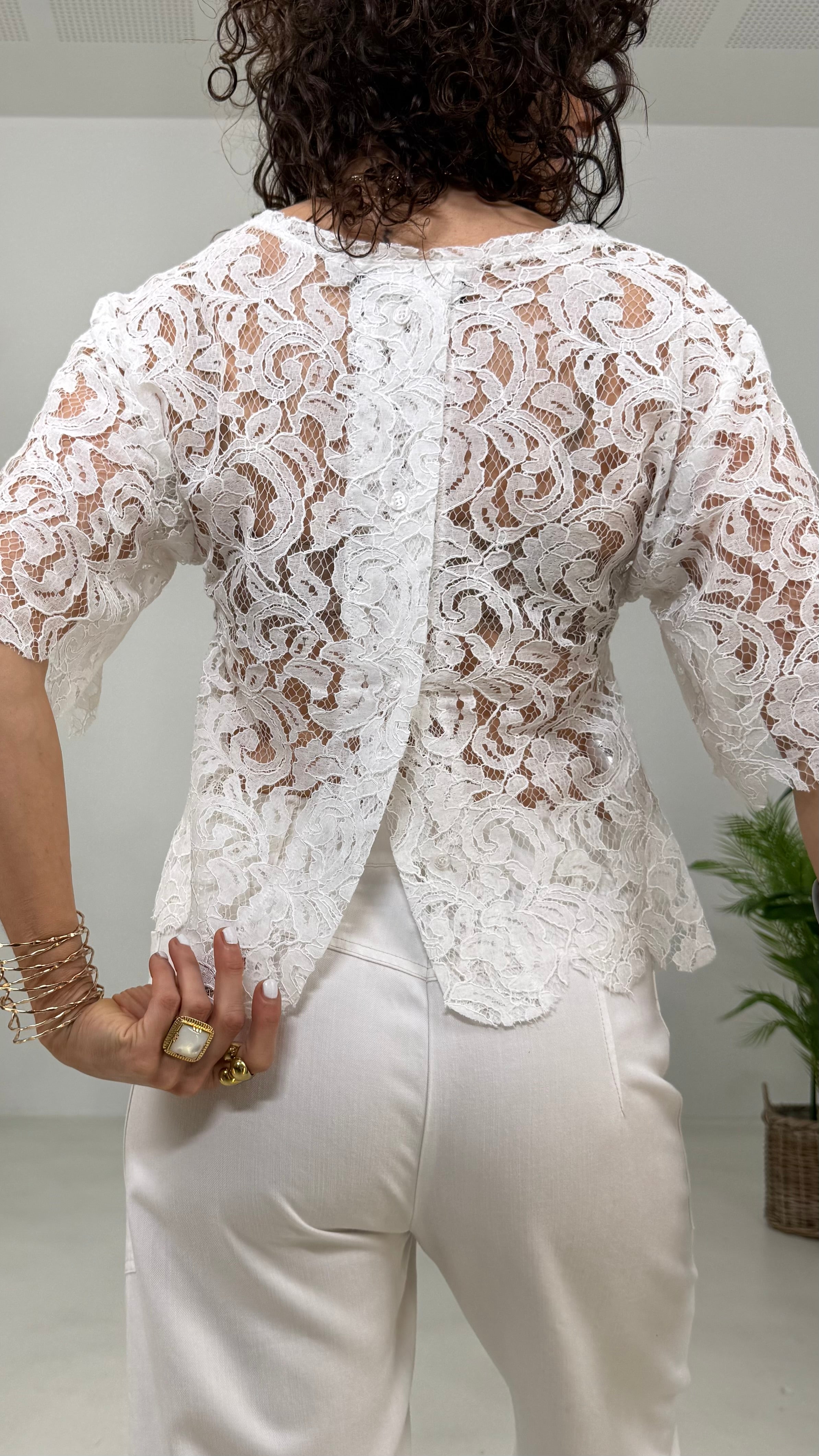 BLUSA LINEA SLIM IN PIZZO SMERLATO
