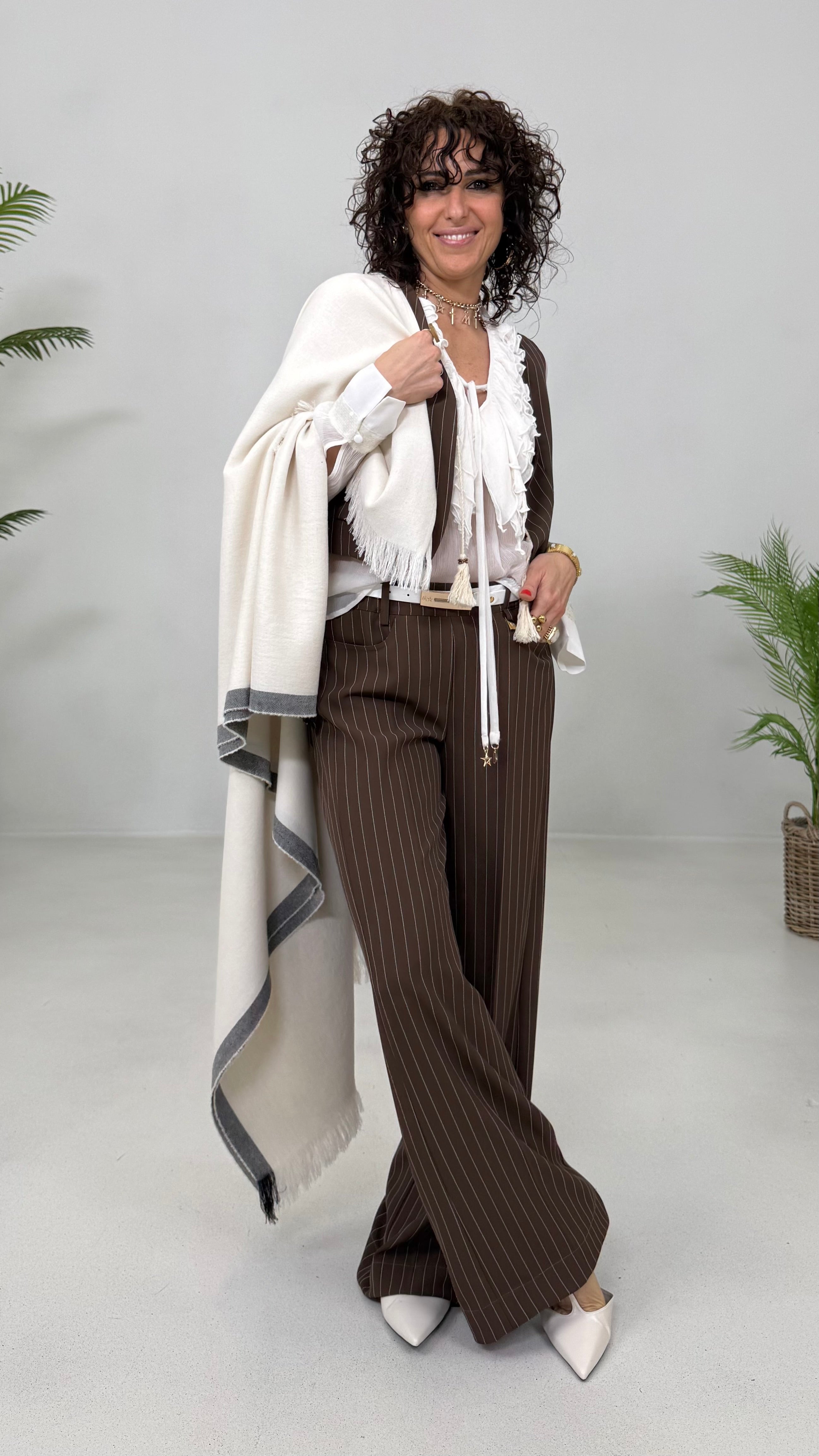 CAMICIA CON VOLANT DAVANTI IN CREPONNE VISCOSA