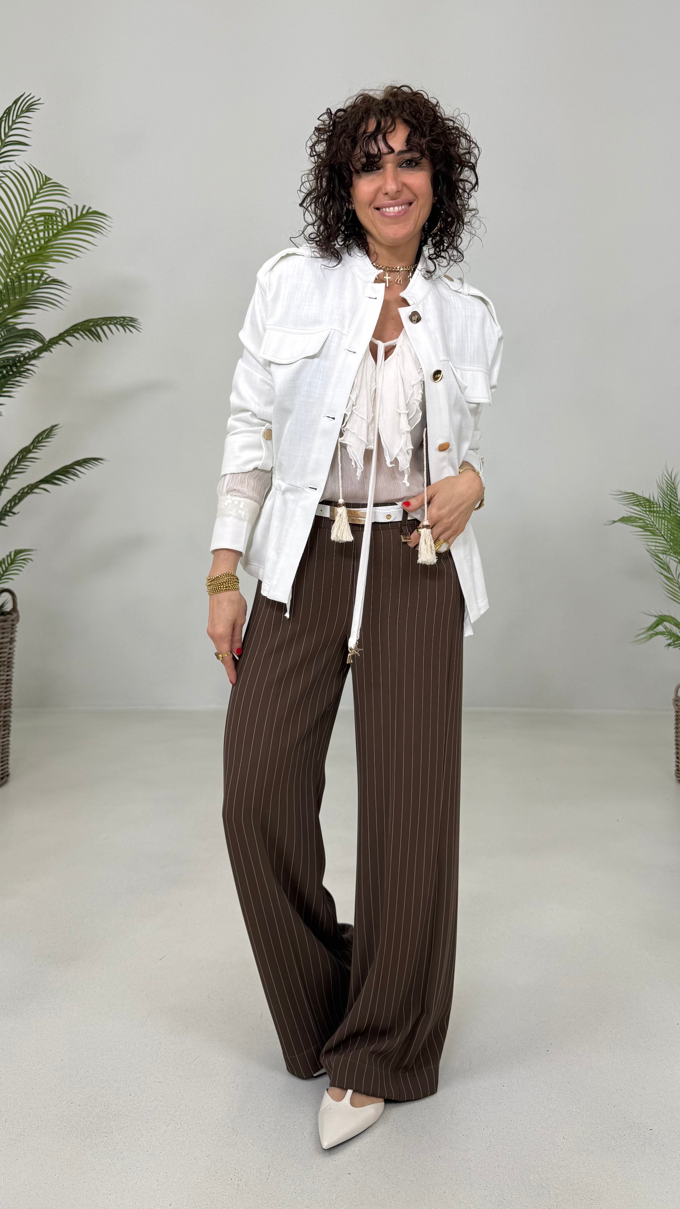 CAMICIA CON VOLANT DAVANTI IN CREPONNE VISCOSA