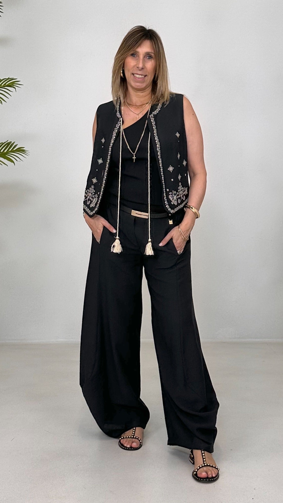 GILET IN VISCOSA CRASH CON RICAMI