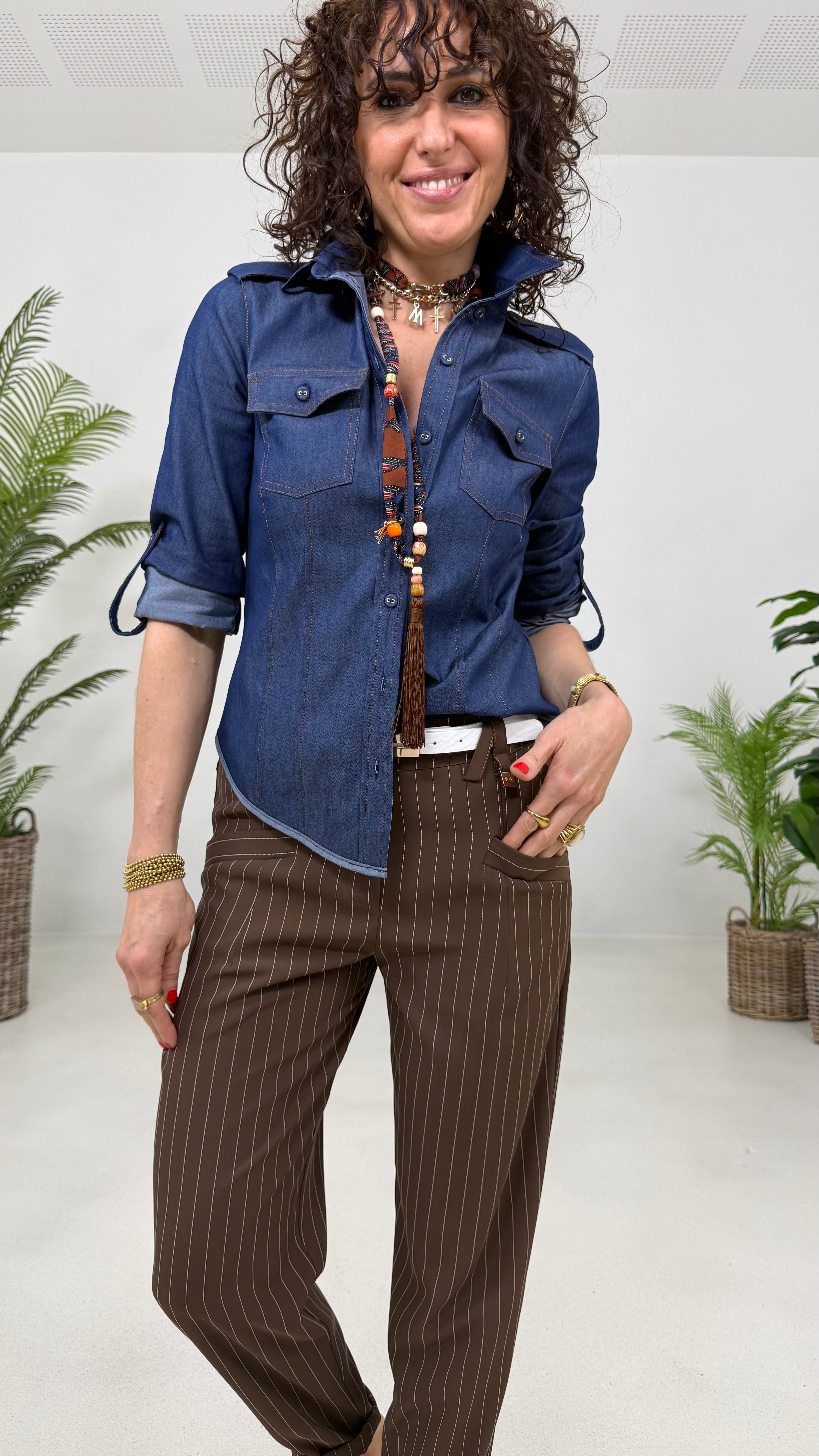 CAMICIA CON TASCHE IN JEANS ELASTICO
