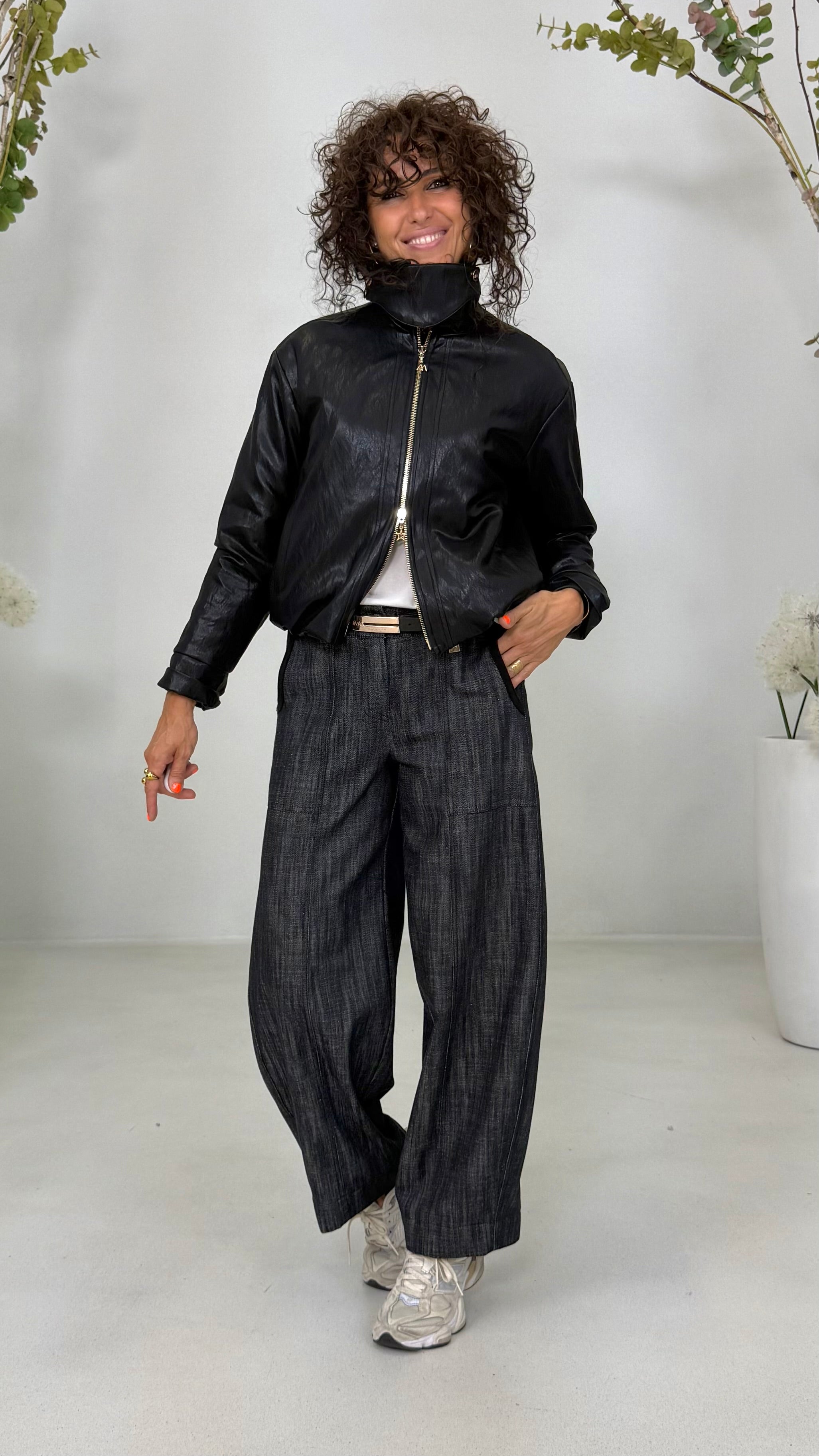 BOMBER IN FINTA PELLE CON ZIP