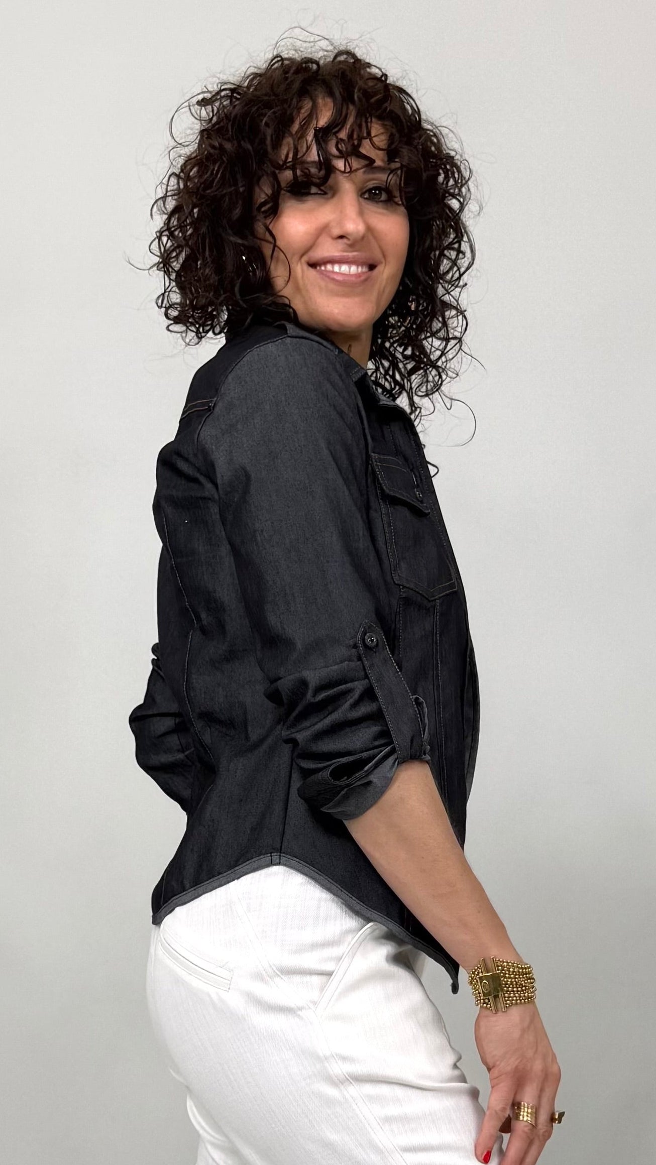 CAMICIA CON TASCHE IN JEANS ELASTICO