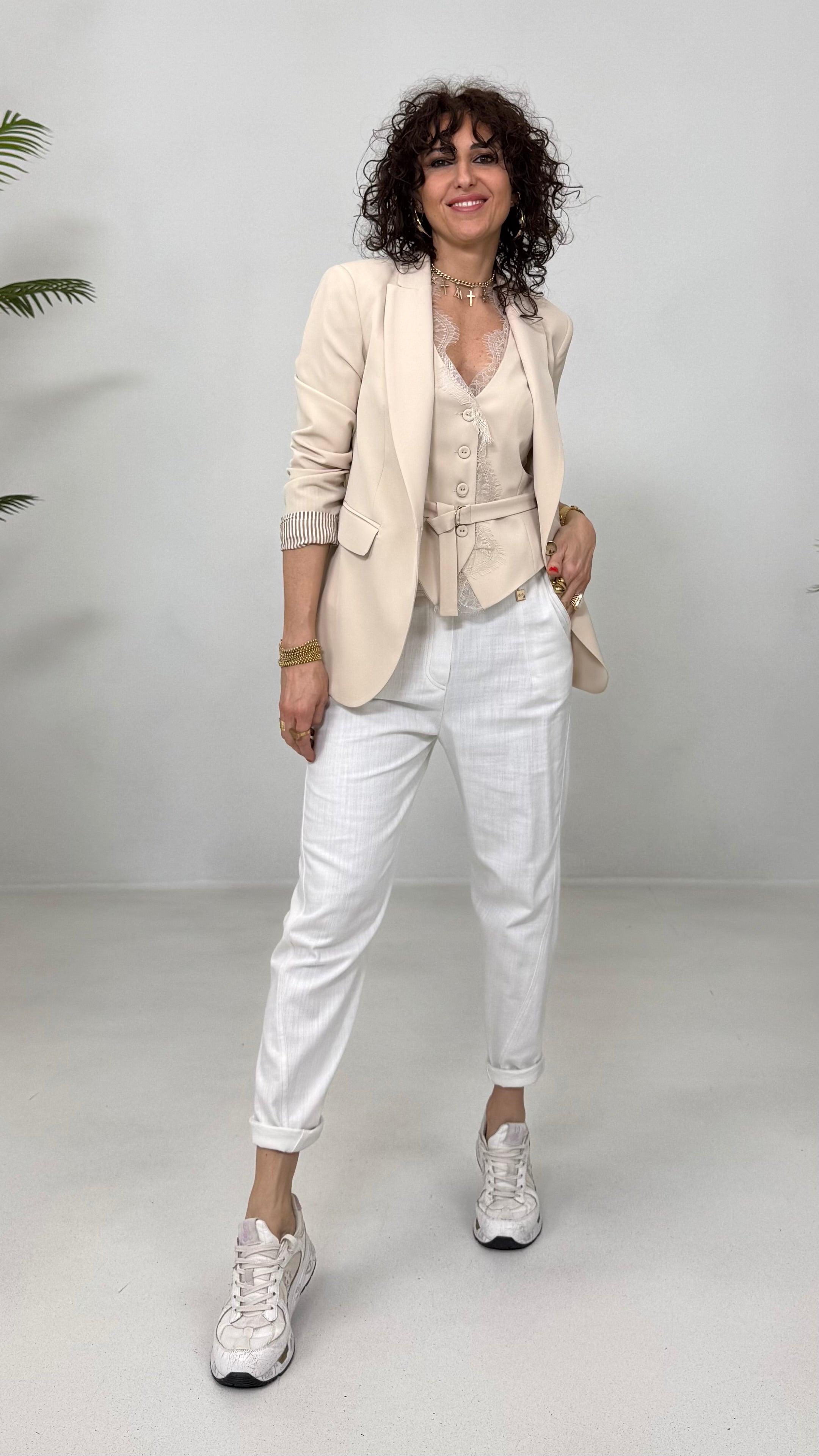 GILET IN CADY FLUIDO CON PIZZO SCOLLO