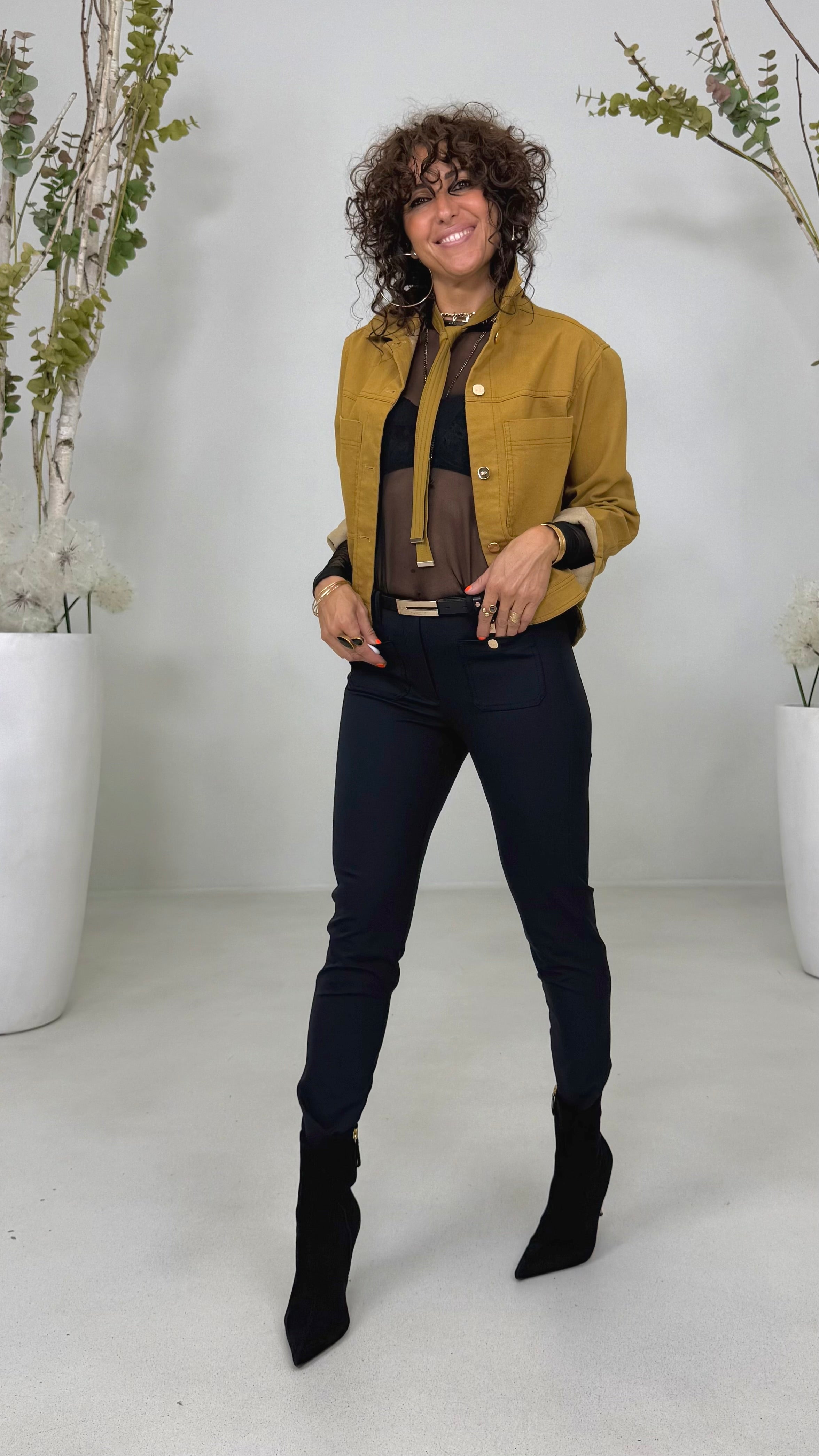GIUBBETTO JEANS IN DENIM ELASTICIZZATO