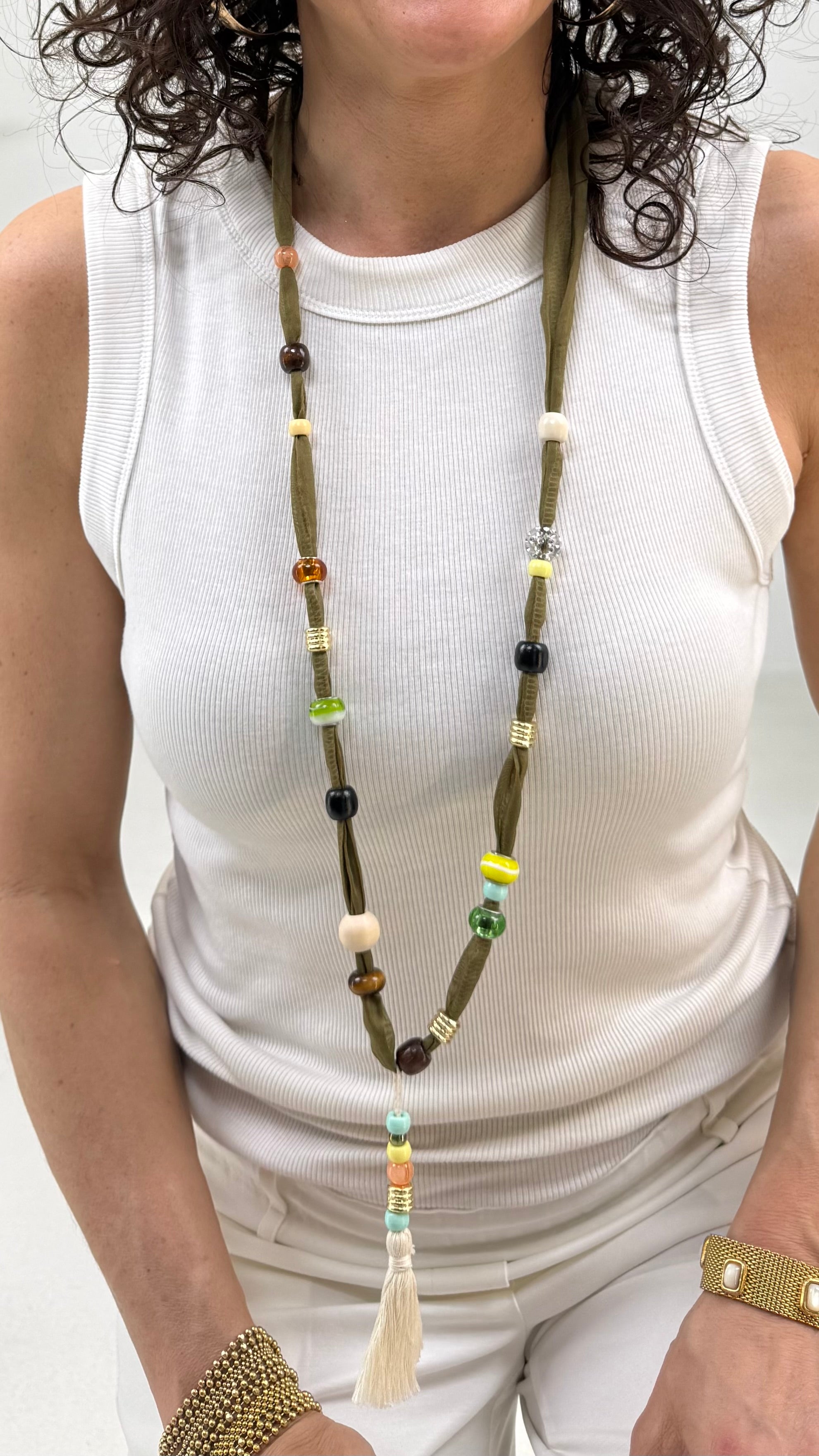 COLLANA ETNICA IN TESSUTO E PERLINE