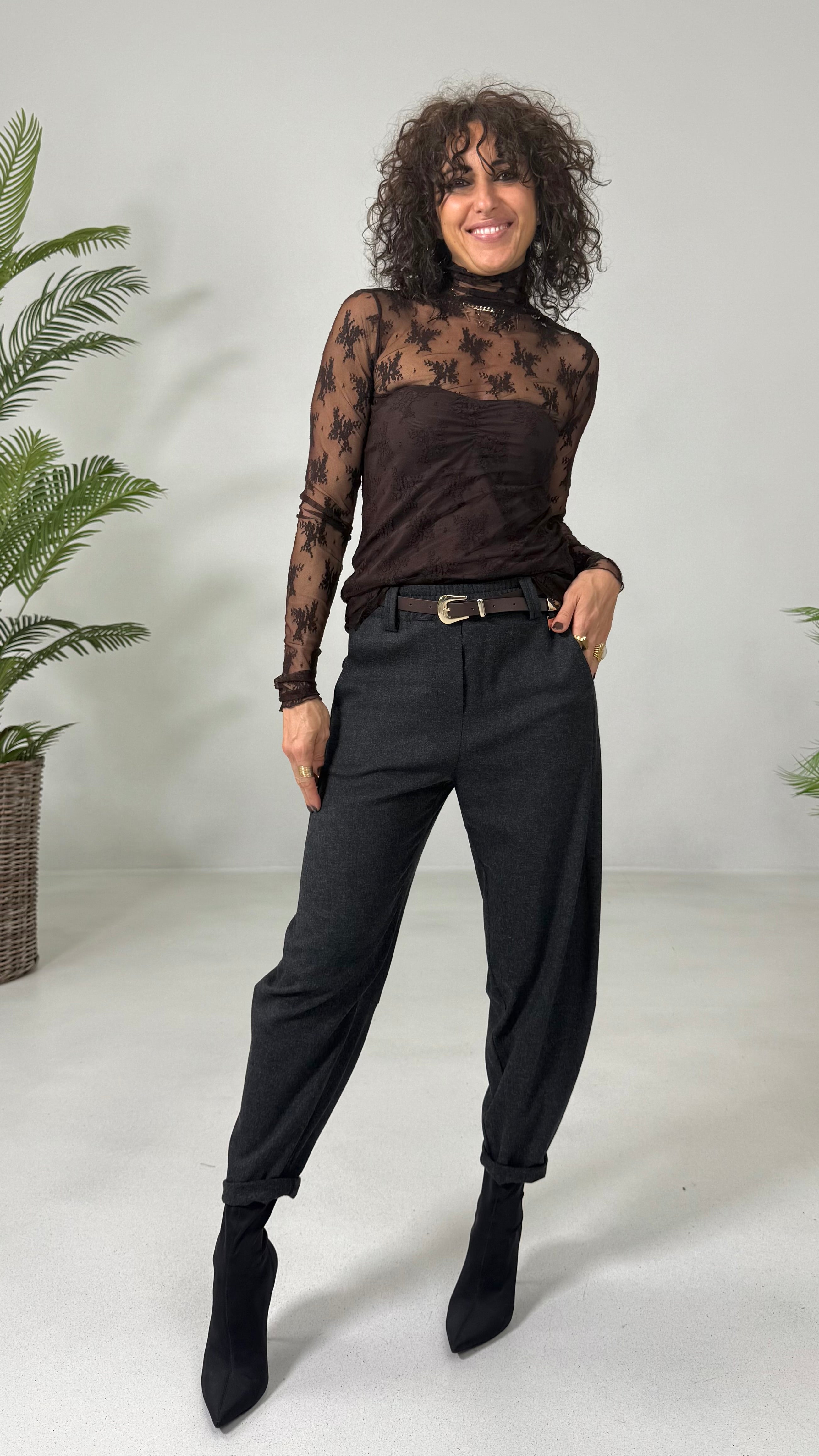 TWINSET CON LUPETTO IN PIZZO E TOP IN PUNTO MILANO LEGGERO