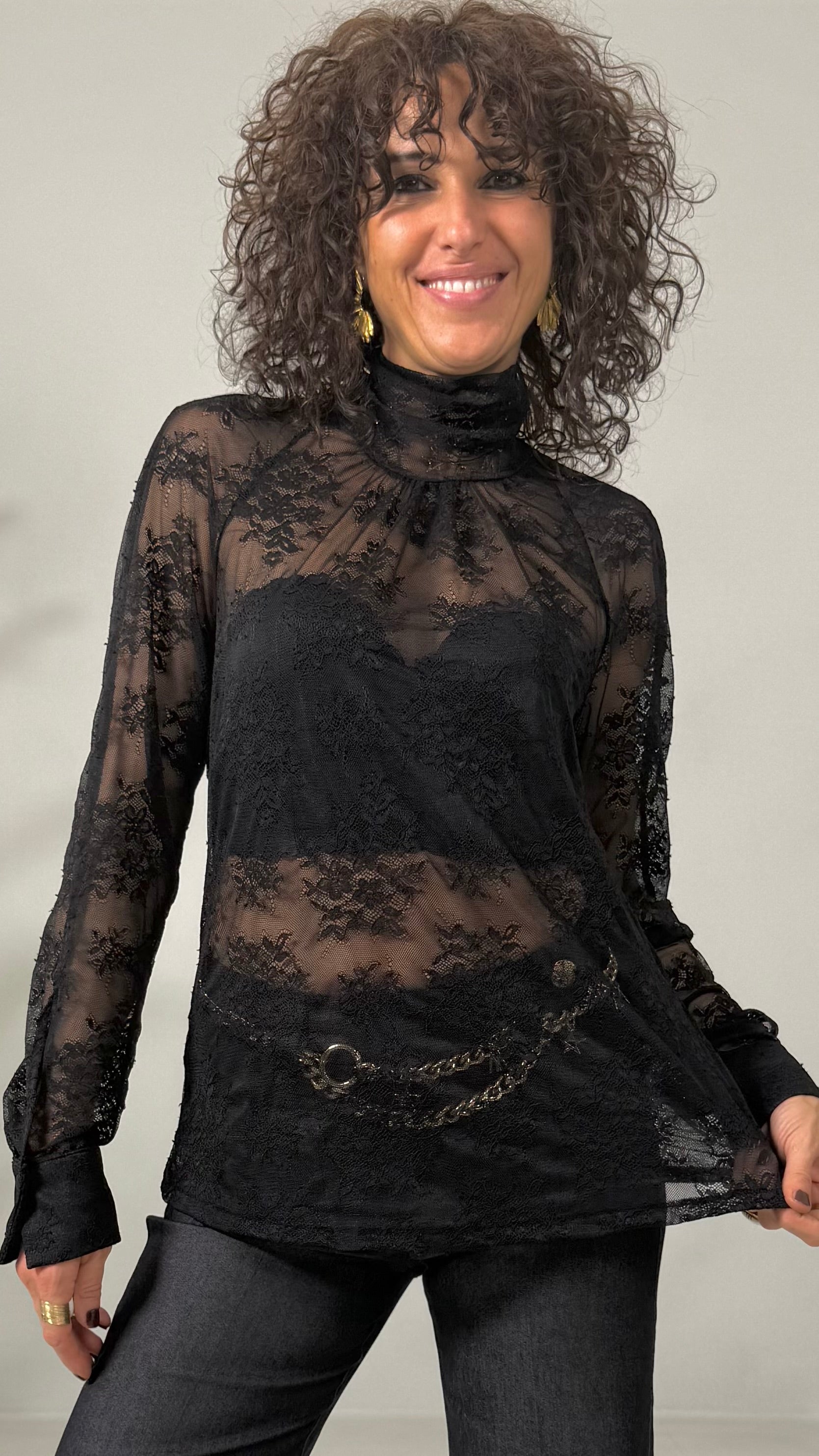 CAMICIA IN PIZZO CON COLLO ALTO