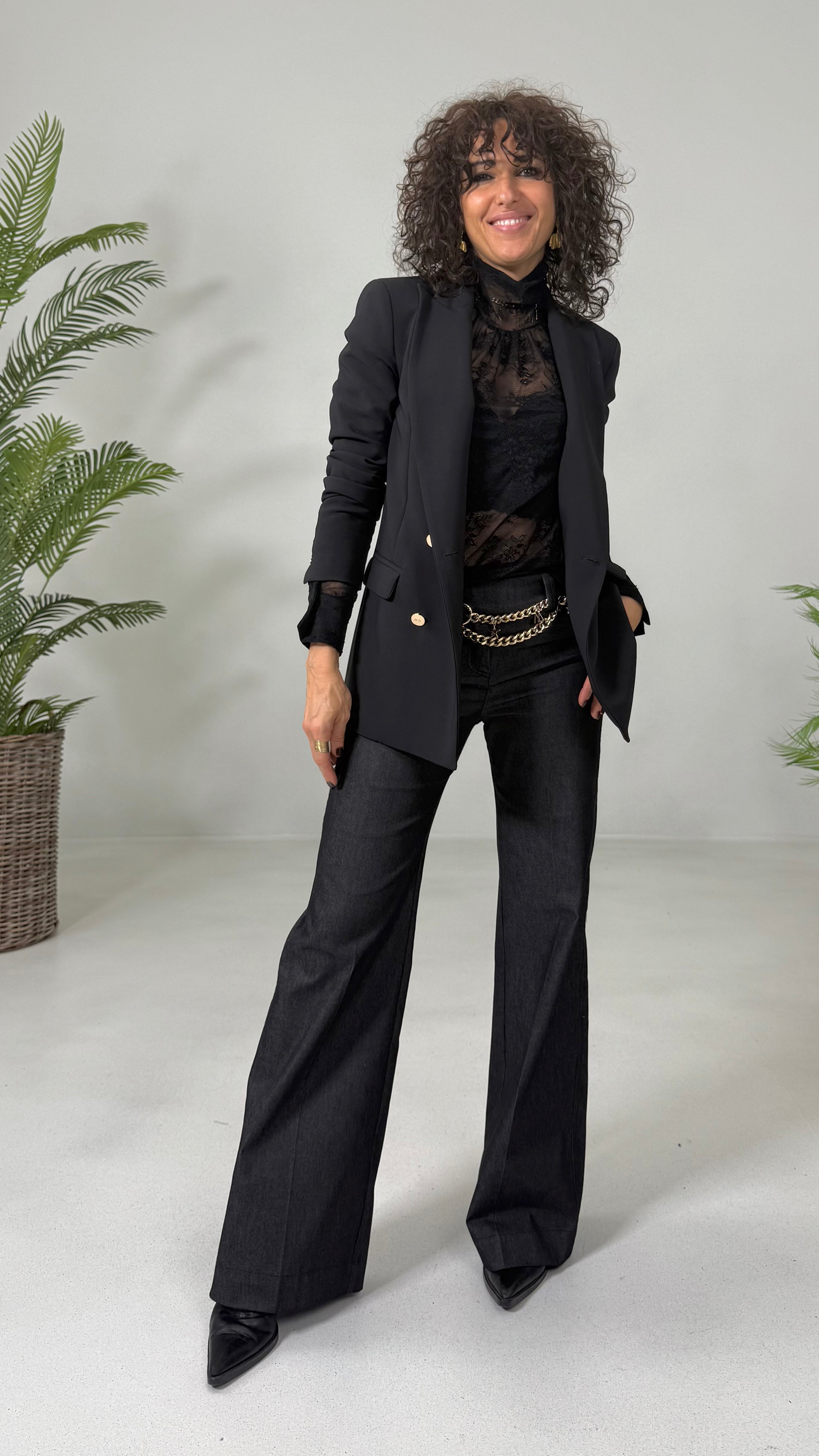 CAMICIA IN PIZZO CON COLLO ALTO