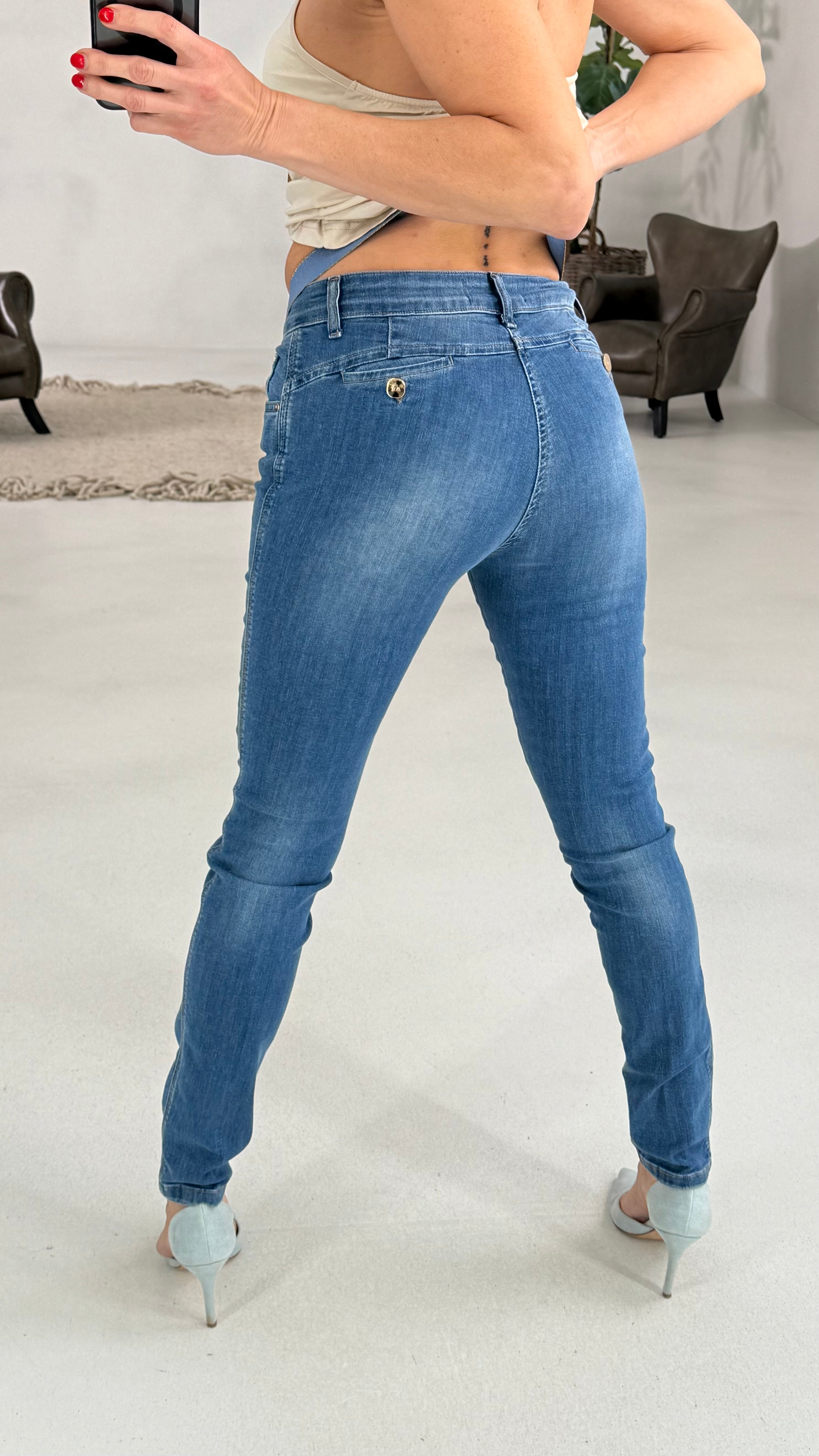 840 P25 BLU JEANS SKINNY SUPER STRETCH CON CARRE ARROTONDATO E FILETTI DIETRO