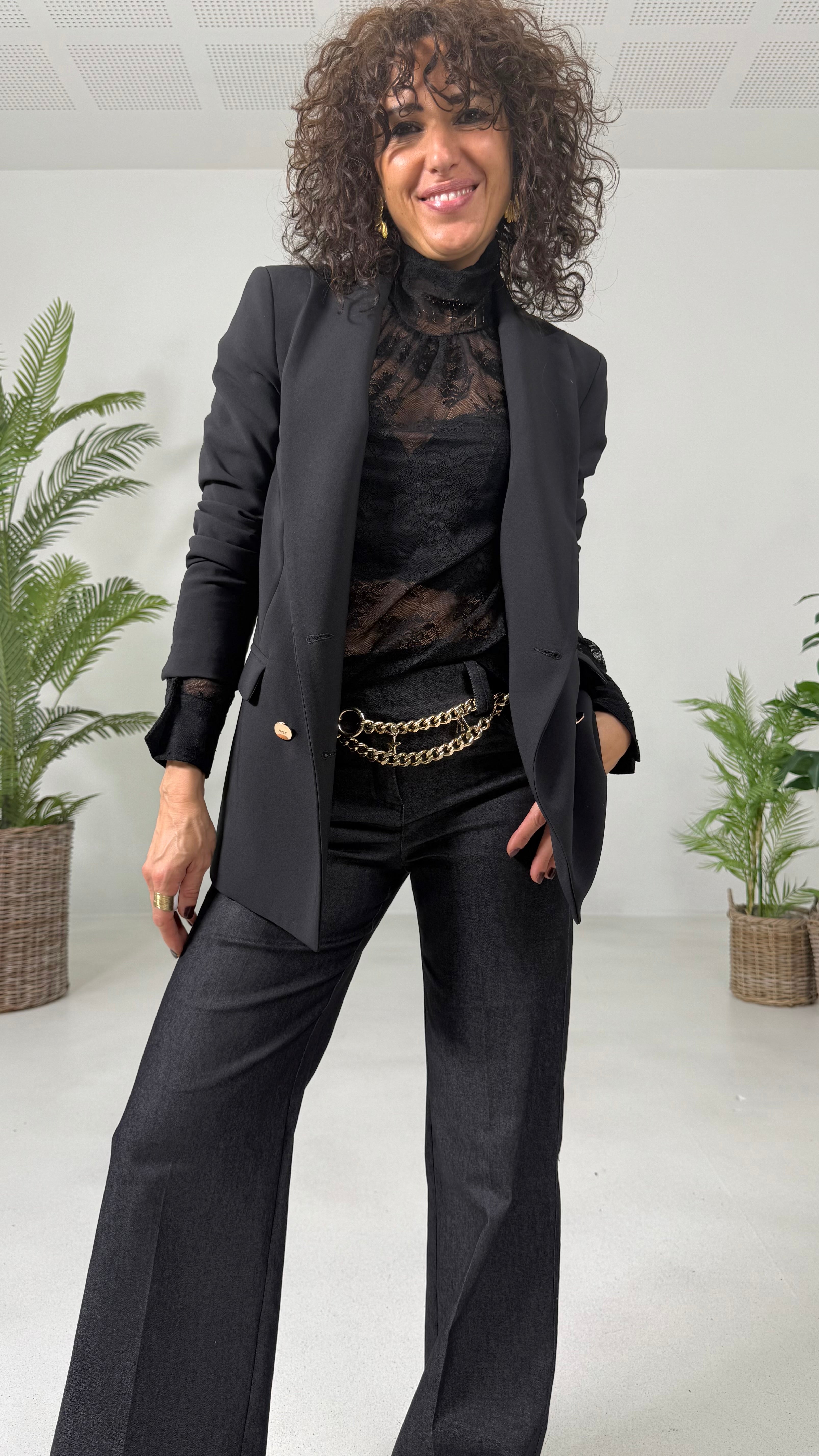 CAMICIA IN PIZZO CON COLLO ALTO