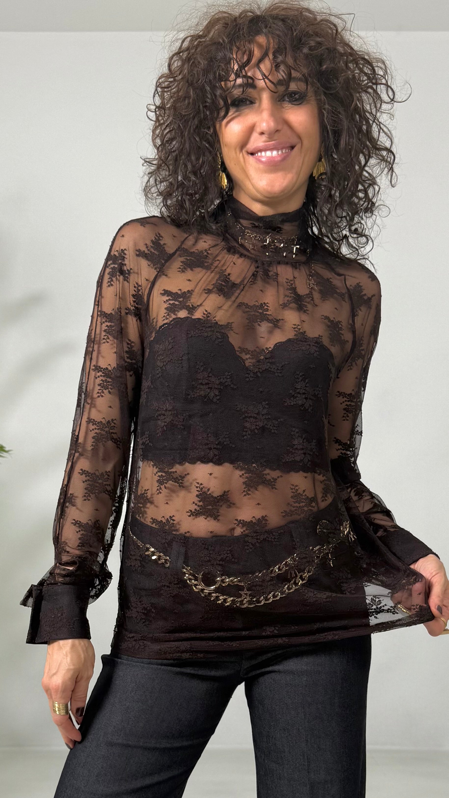 CAMICIA IN PIZZO CON COLLO ALTO
