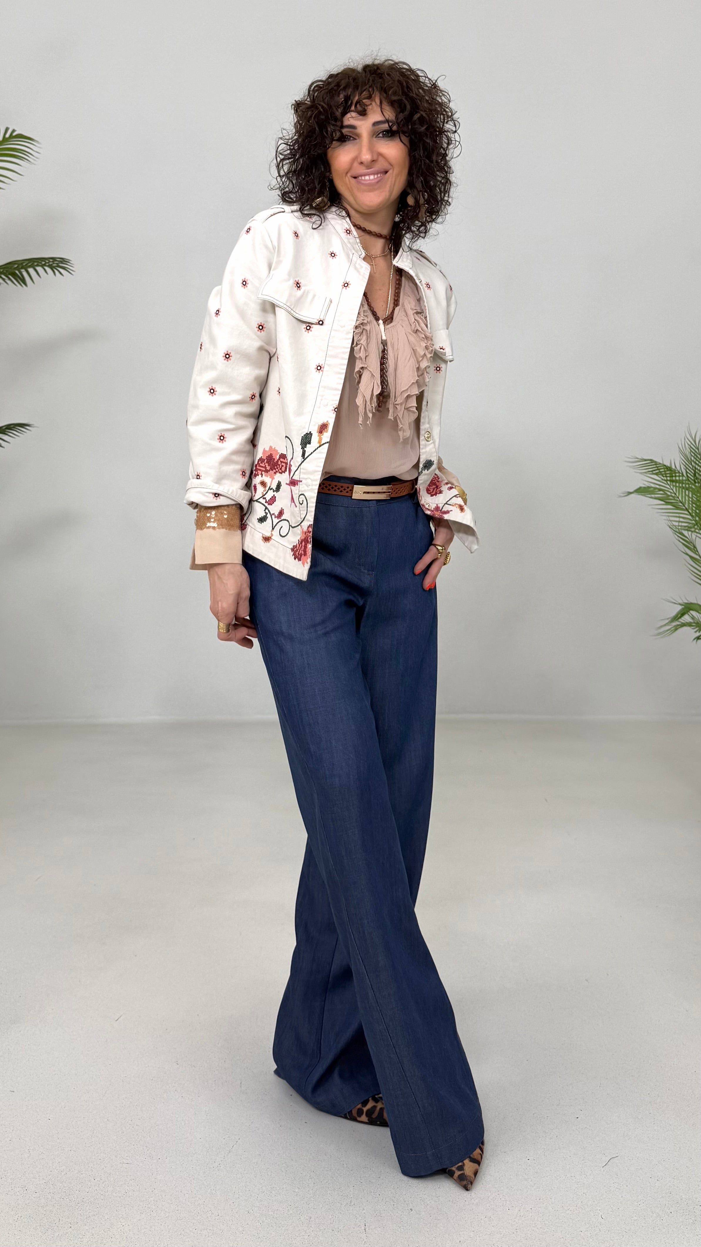 CAMICIA CON VOLANT DAVANTI IN CREPONNE VISCOSA