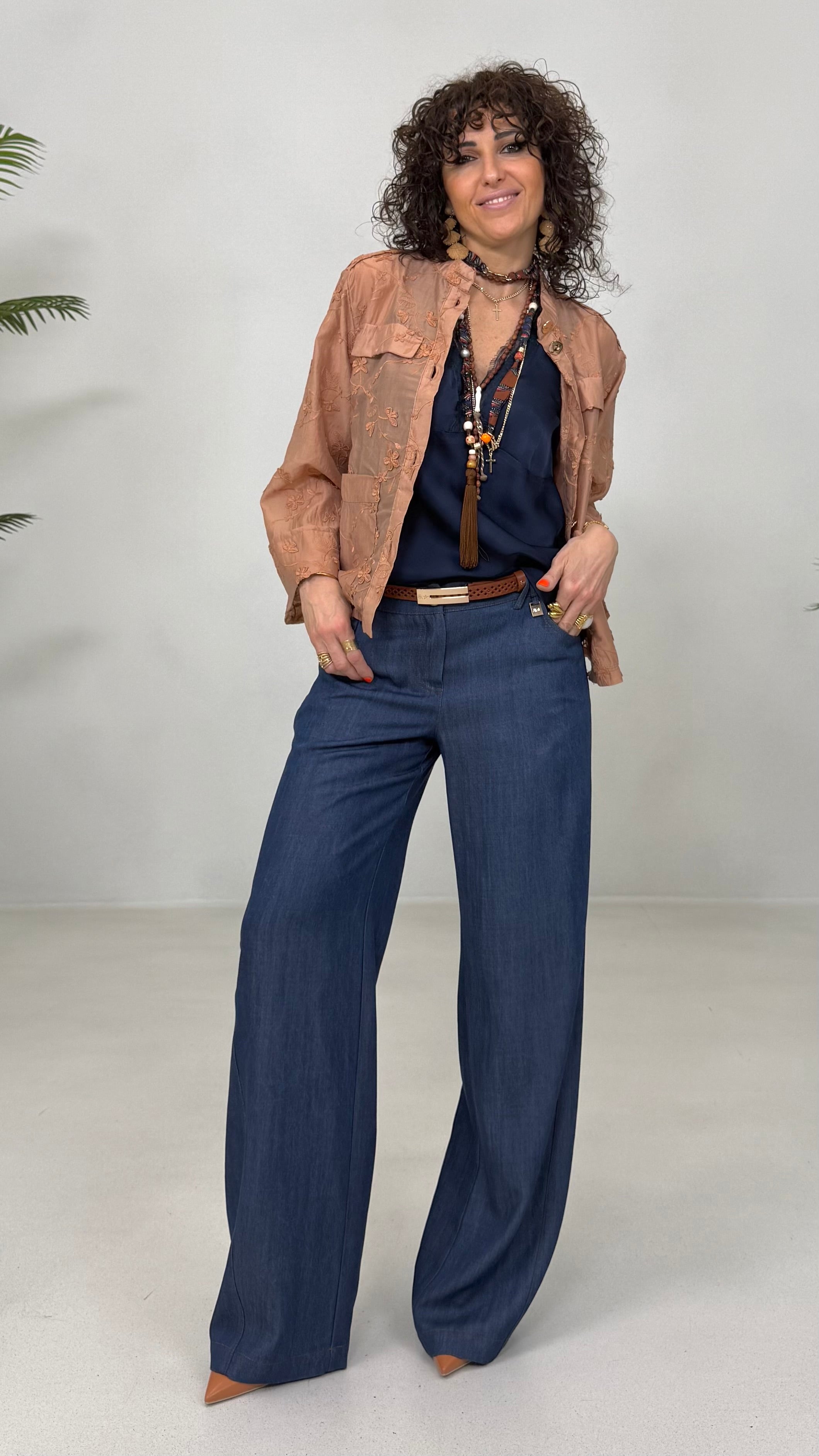 TOP RASO SPALLA LARGA PIZZO IN TONO