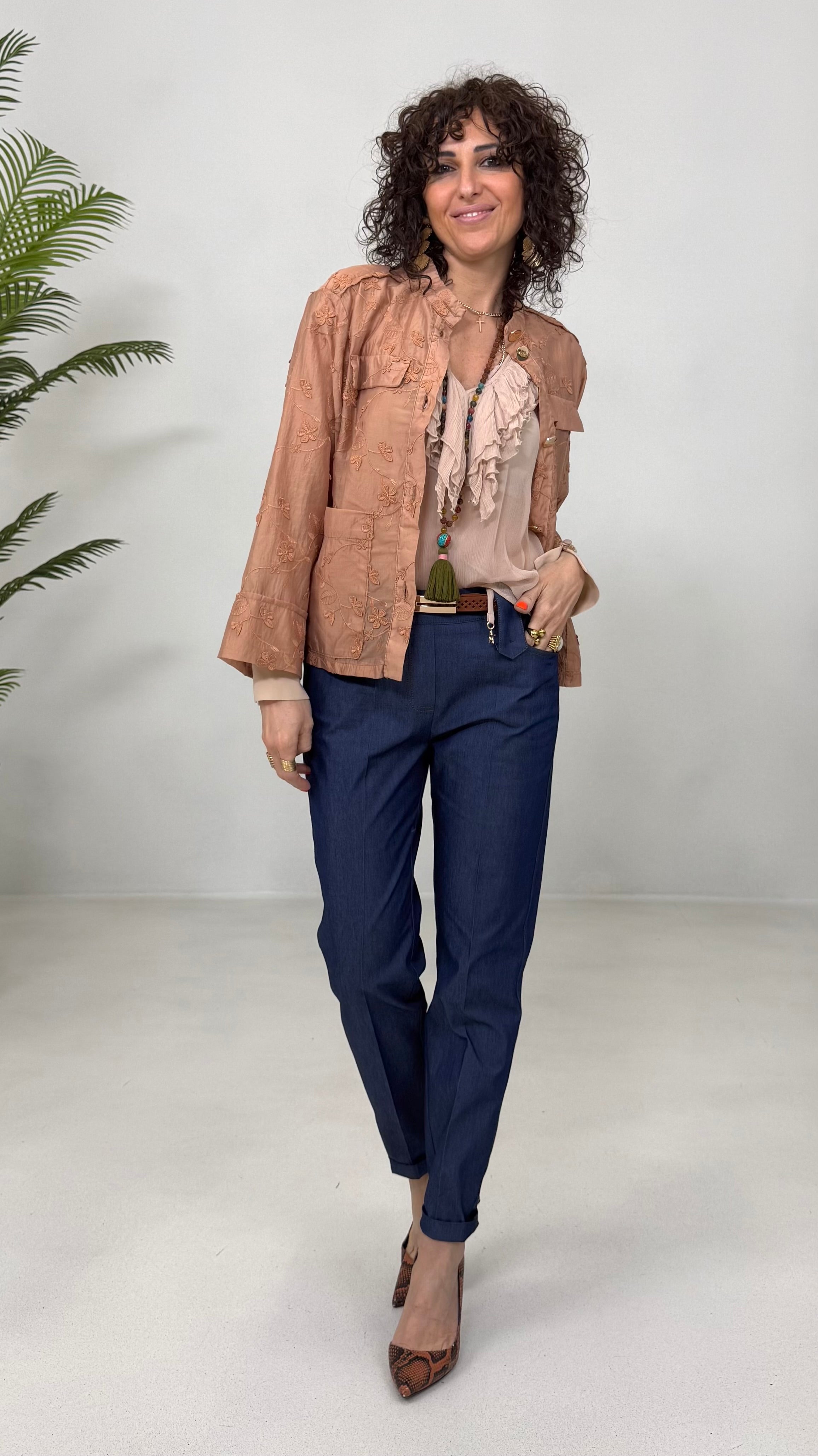 CAMICIA CON VOLANT DAVANTI IN CREPONNE VISCOSA