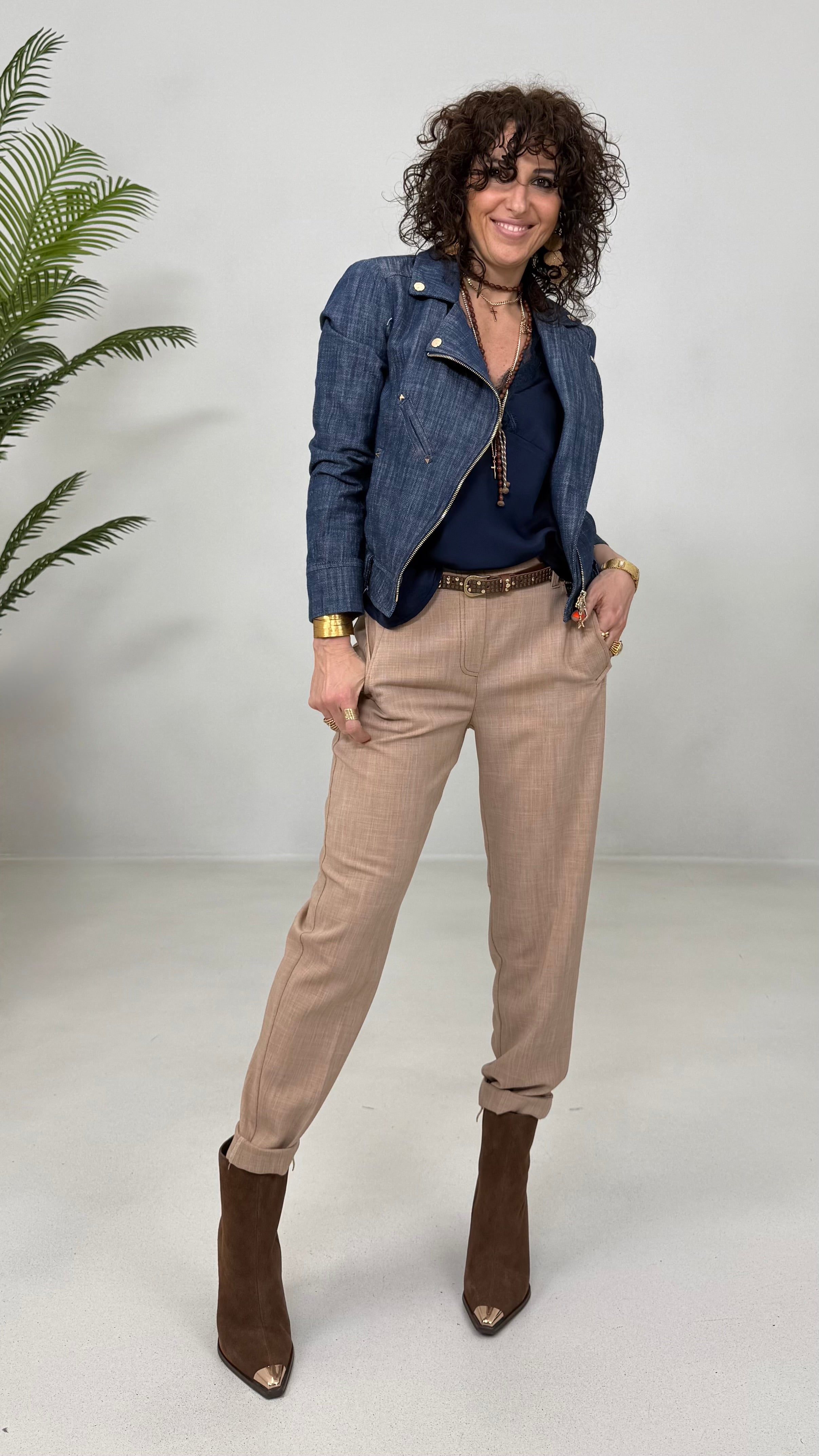 TOP RASO SPALLA LARGA PIZZO IN TONO