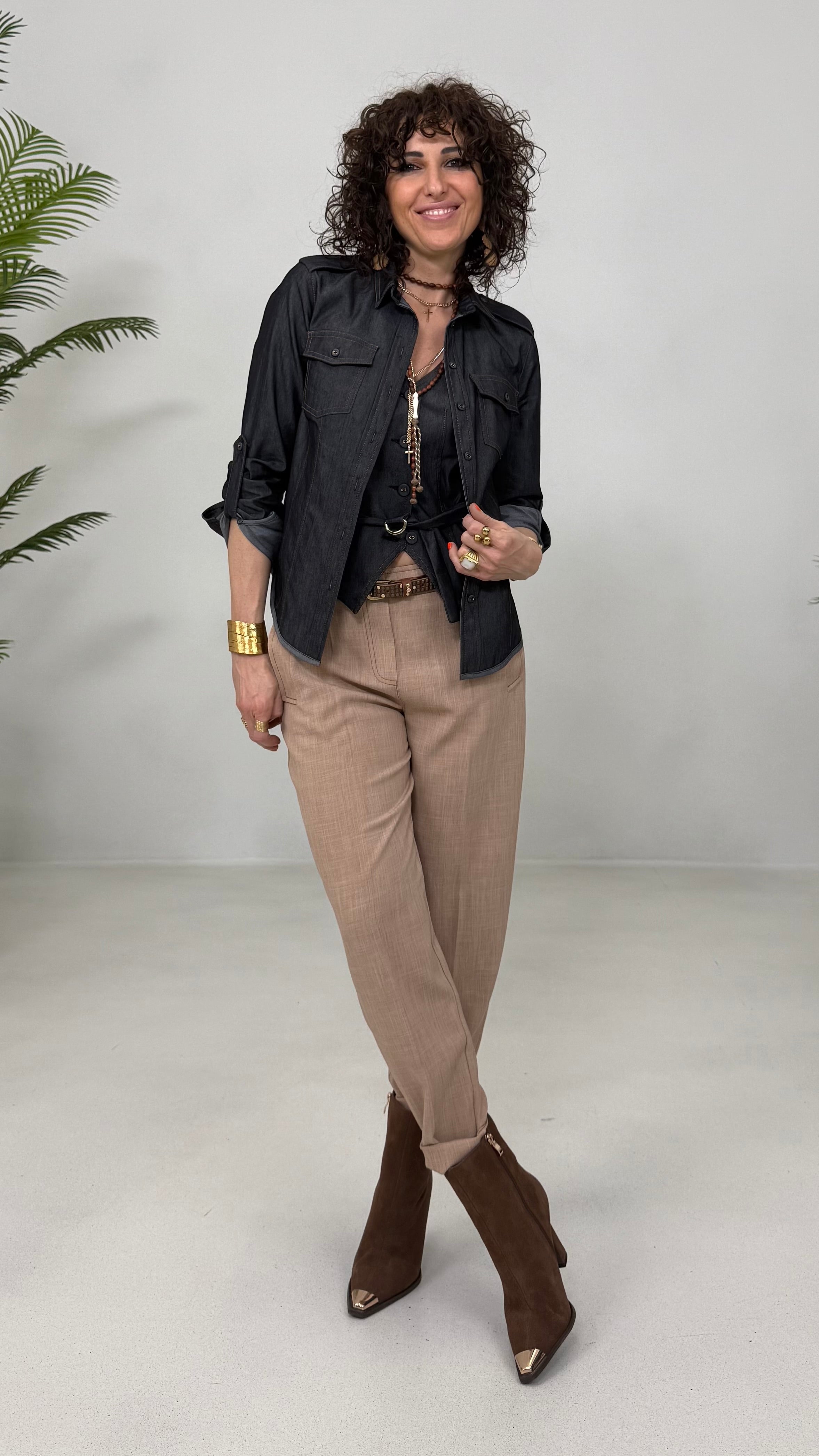 CAMICIA CON TASCHE IN JEANS ELASTICO