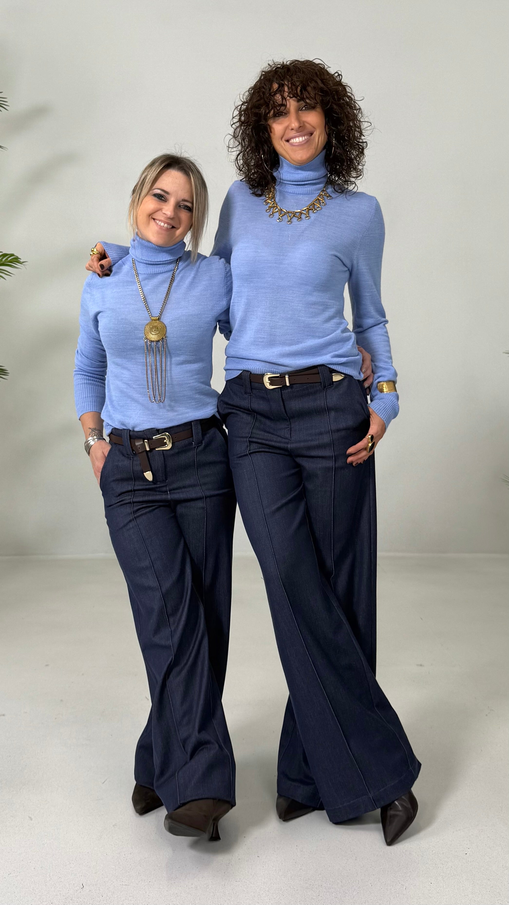 MAGLIA BASIC COLLO ALTO IN LANA VISCOSA