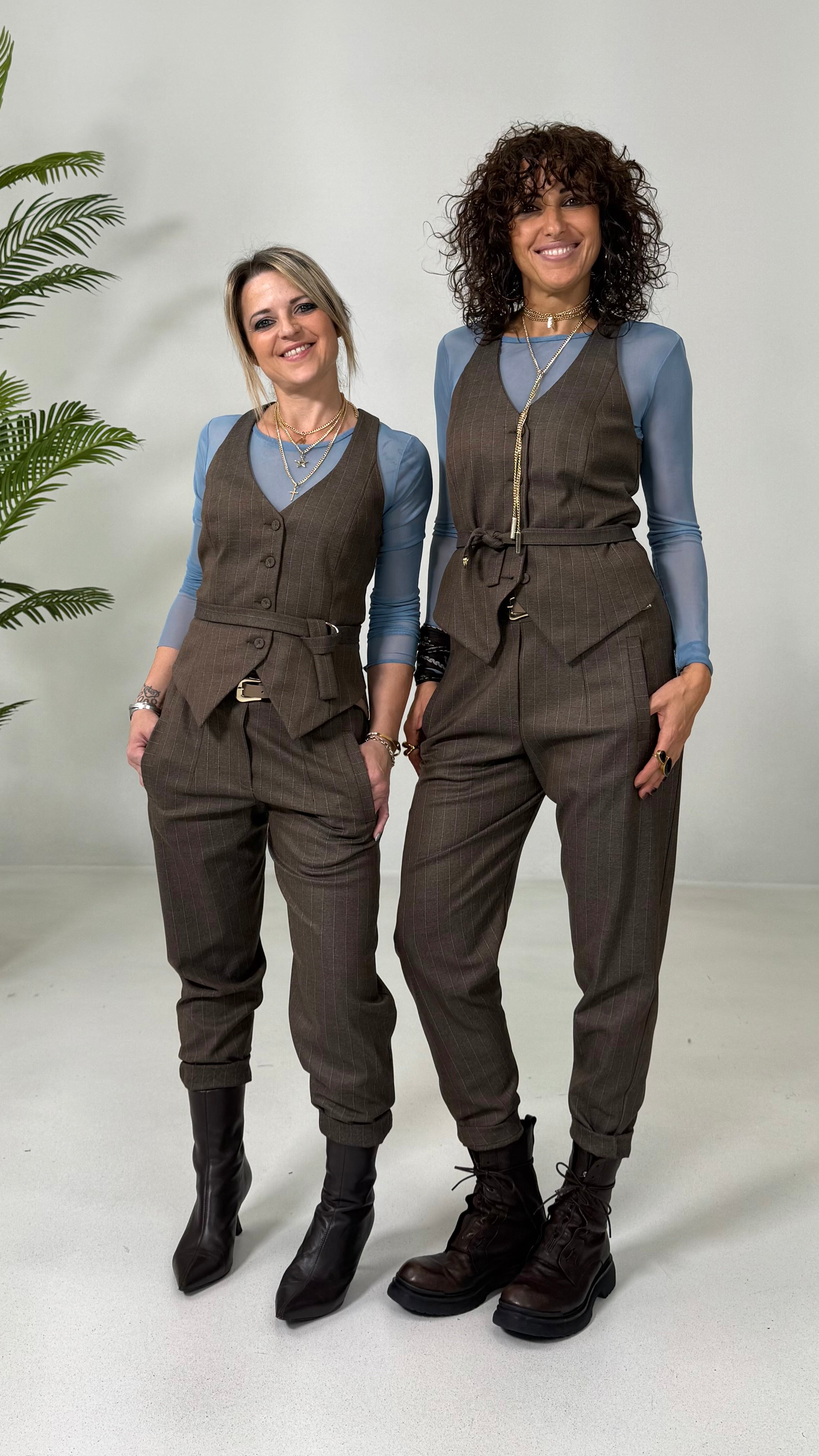 GILET IN FLANELLA GESSATA CON CINTURINO