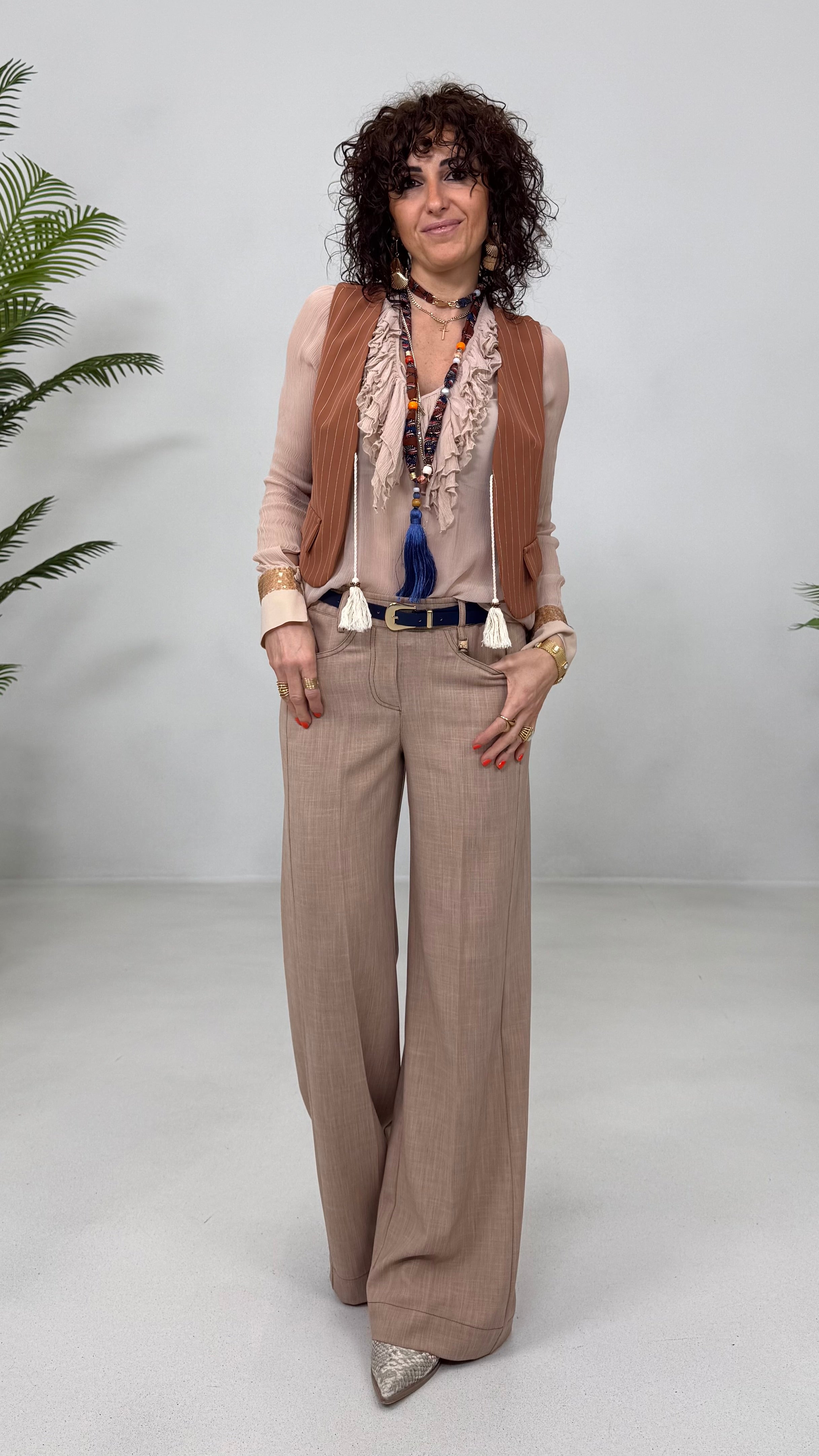 CAMICIA CON VOLANT DAVANTI IN CREPONNE VISCOSA