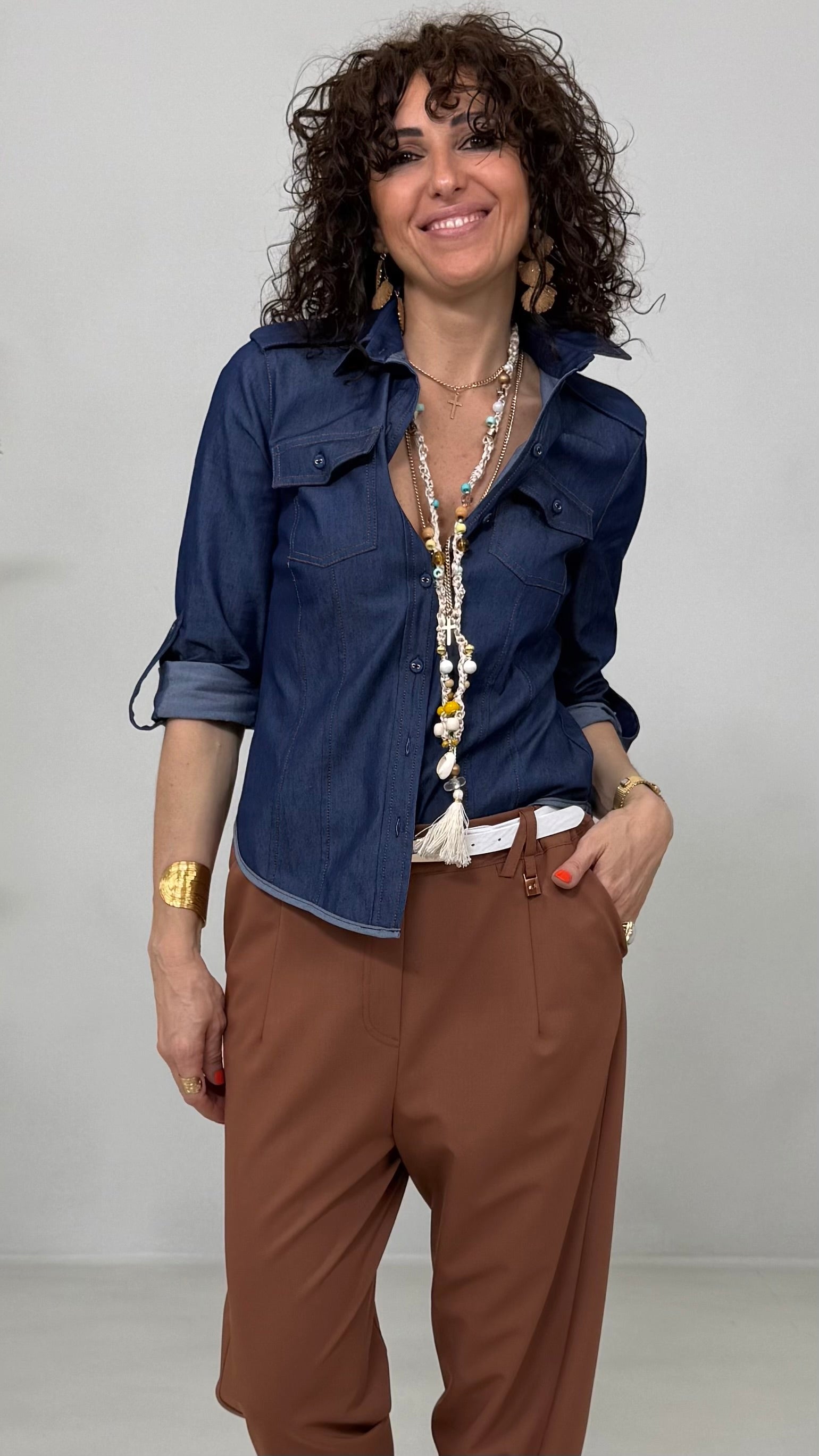 CAMICIA CON TASCHE IN JEANS ELASTICO