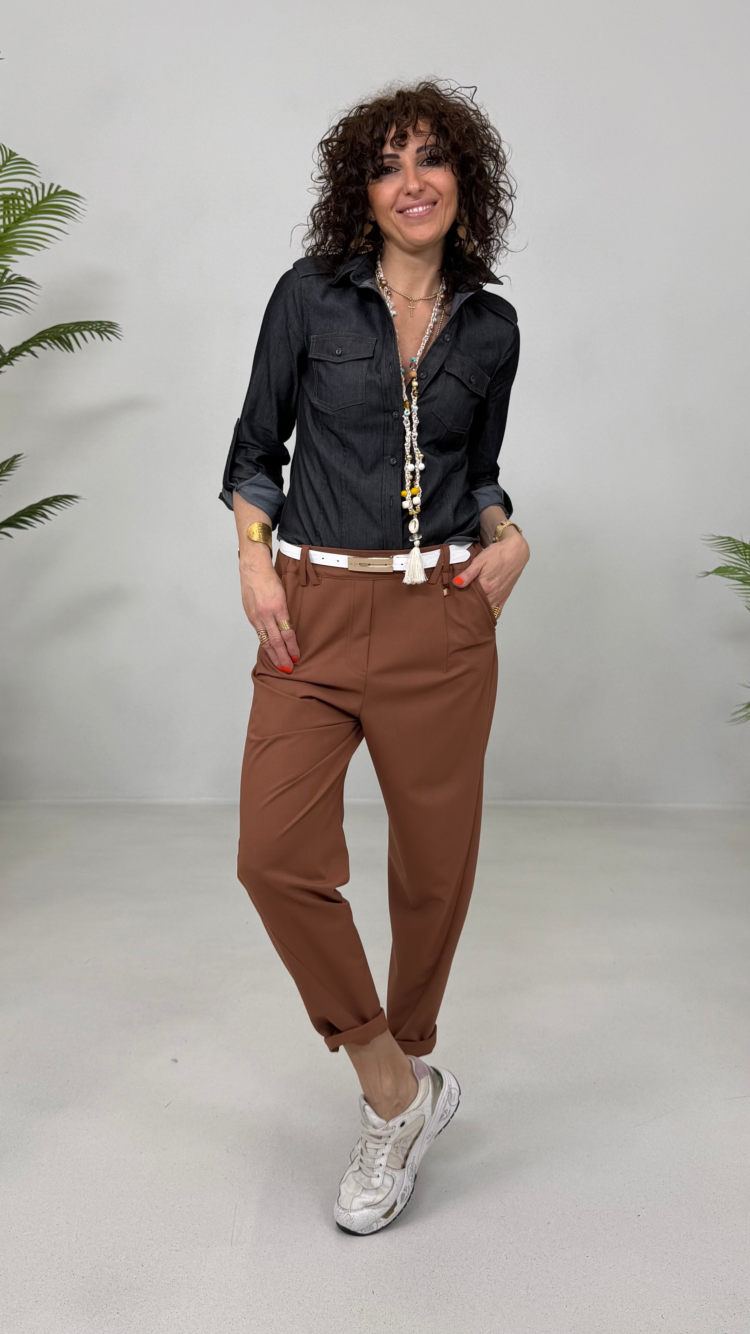 CAMICIA CON TASCHE IN JEANS ELASTICO