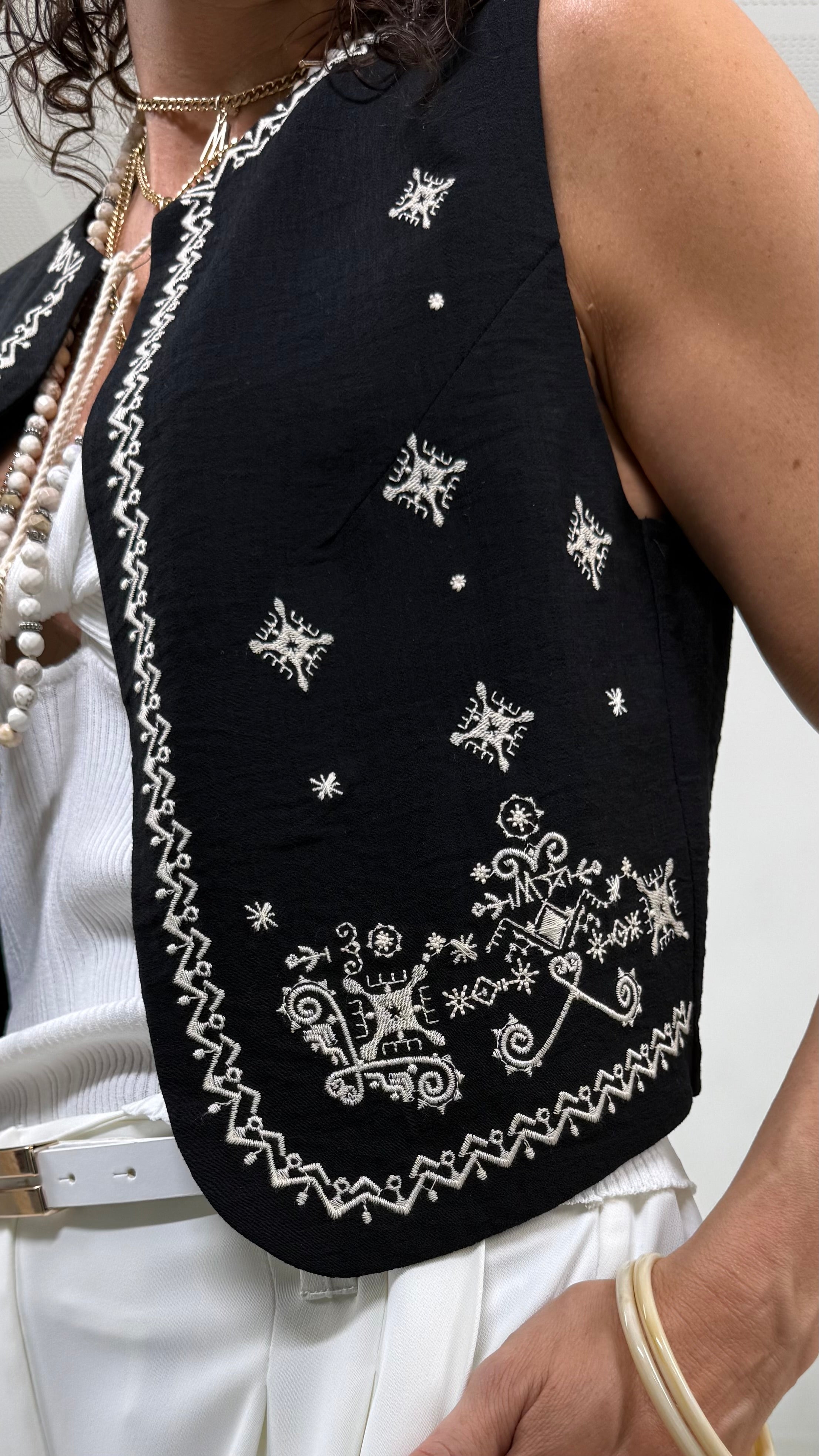 GILET IN VISCOSA CRASH CON RICAMI