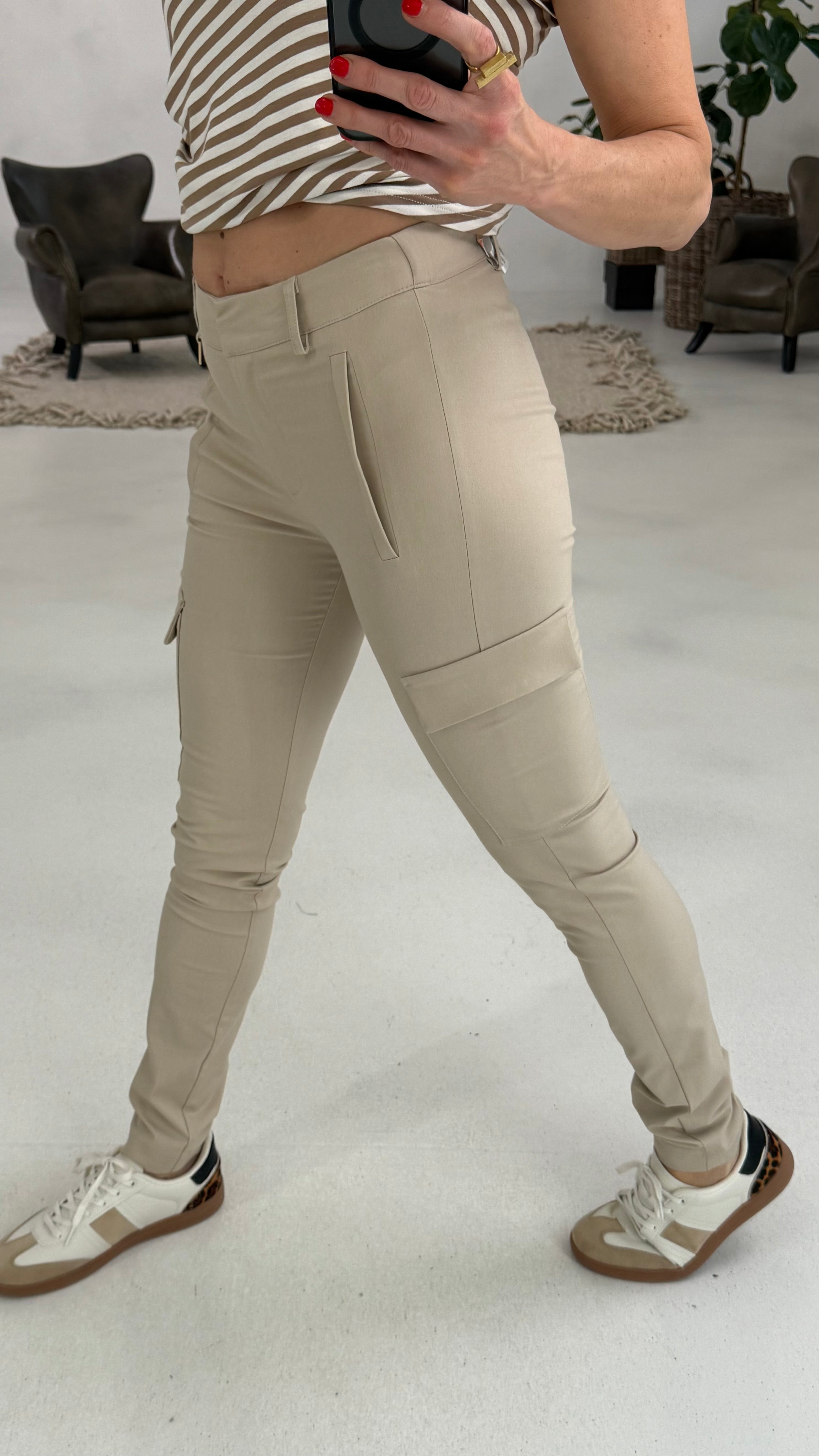 809 P25 BEIGE CARGO SLIM IN TESSUTO TECNICO DI VISCOSA SUPER ELASTICO
