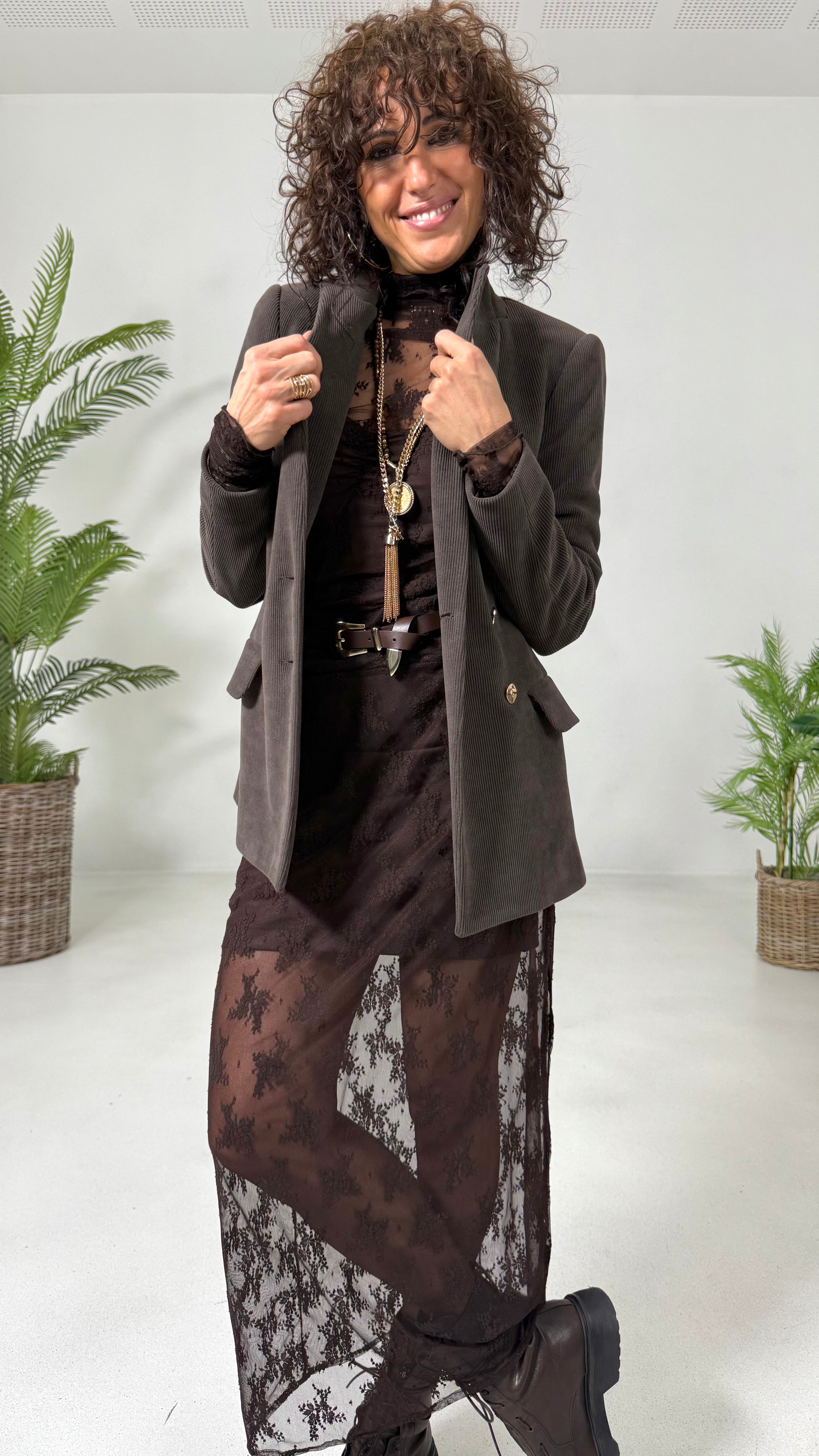 TWINSET CON LUPETTO IN PIZZO E TOP IN PUNTO MILANO LEGGERO