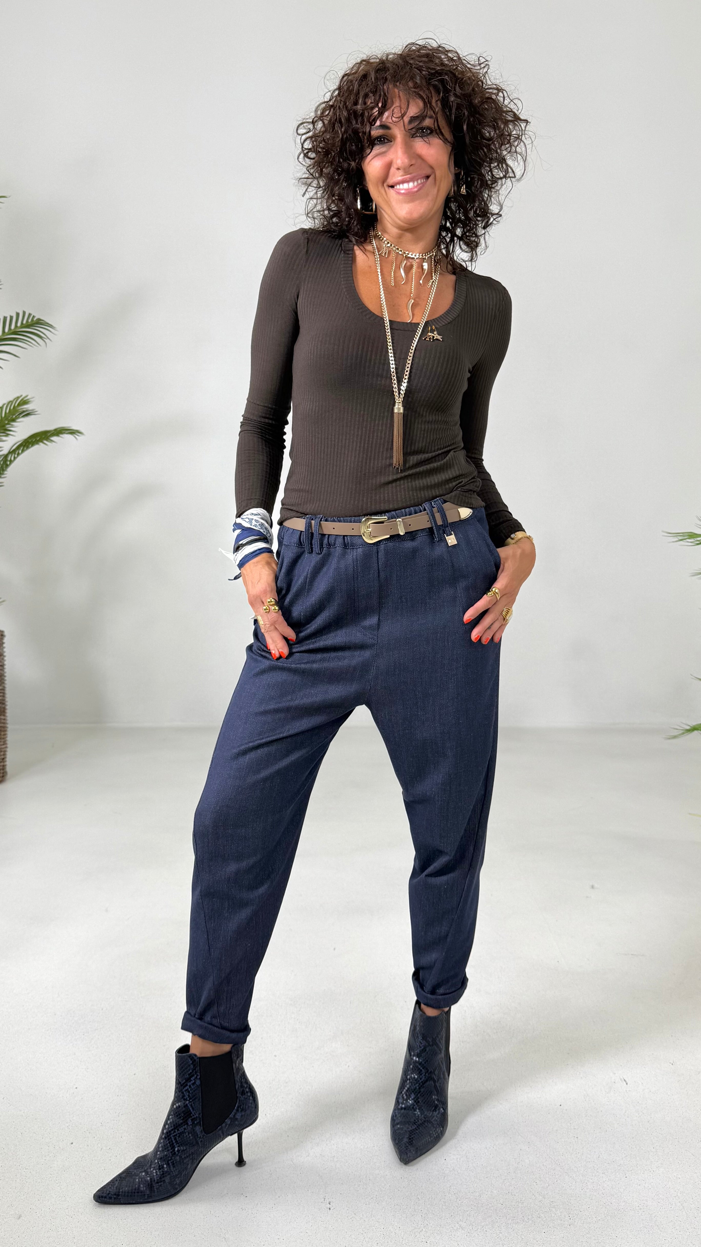 MAGLIA SCOLLO ARROTONDATO IN JERSEY A COSTINA IN MISTO CASHMERE