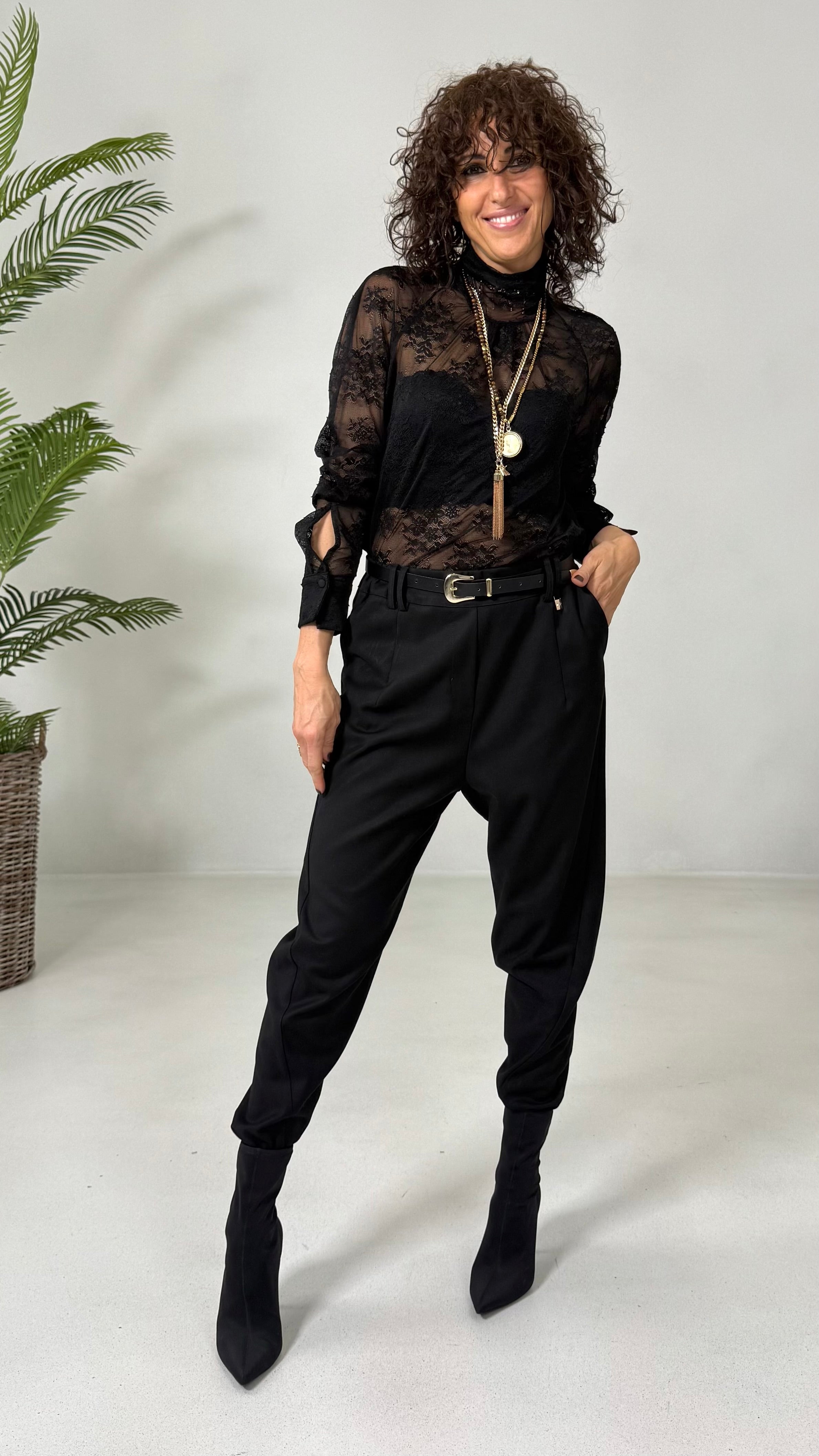 CAMICIA IN PIZZO CON COLLO ALTO