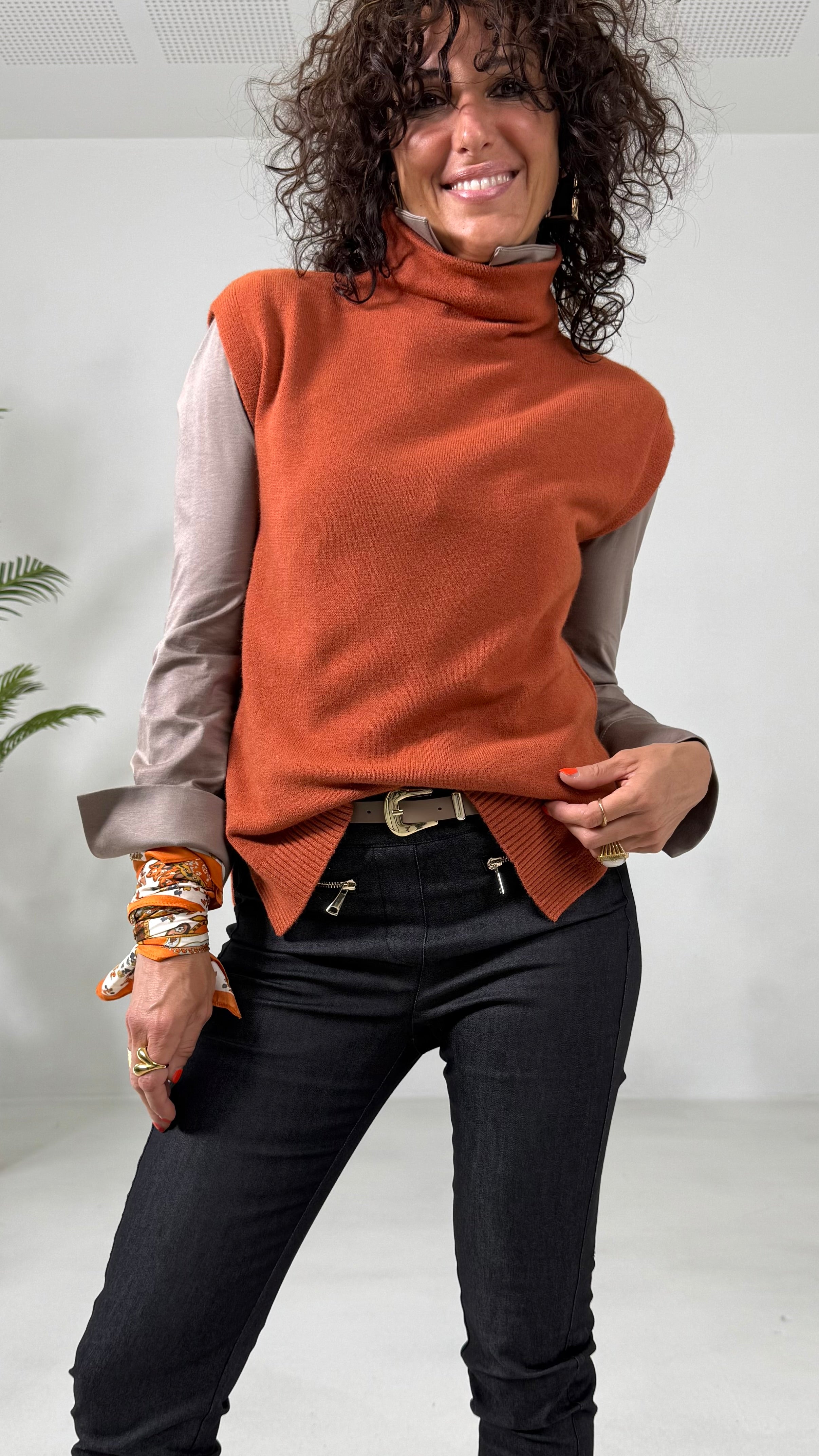 GILET COLLO ALTO IN CALDA VISCOSA
